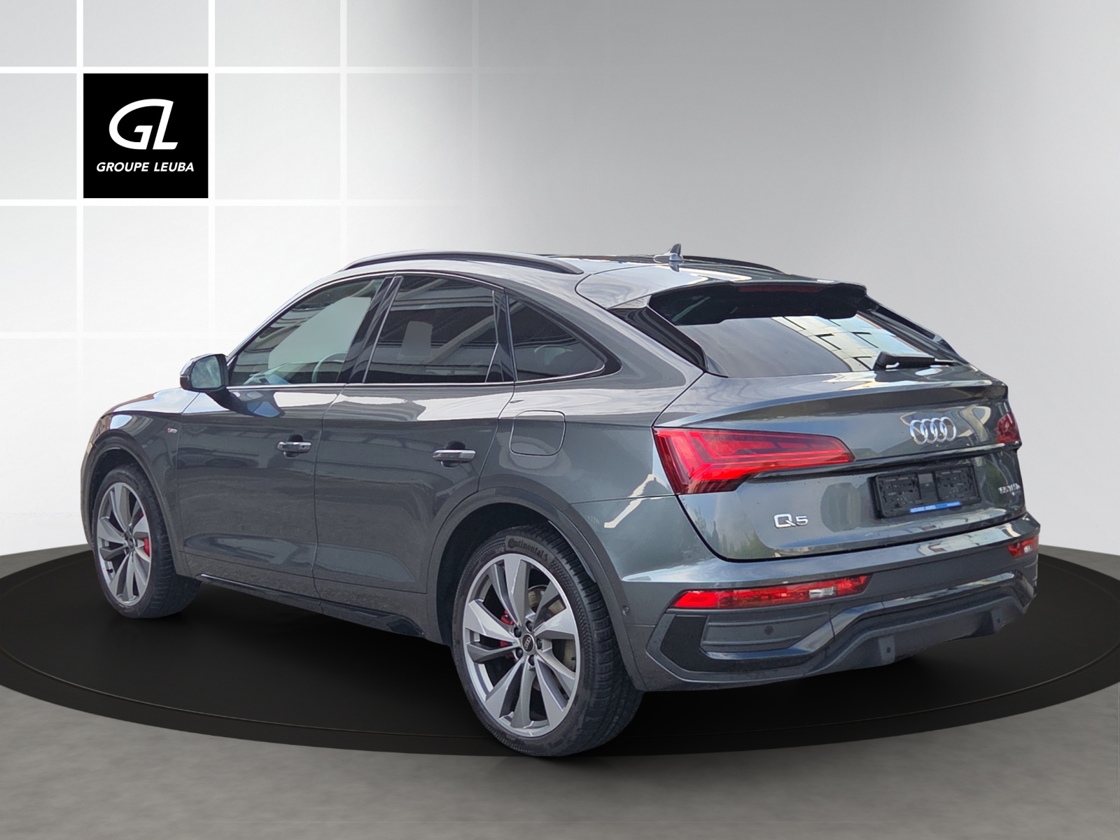AUDI Q5 Sportback 55 TFSI e PHEV S line quattro S-tronic-image-4