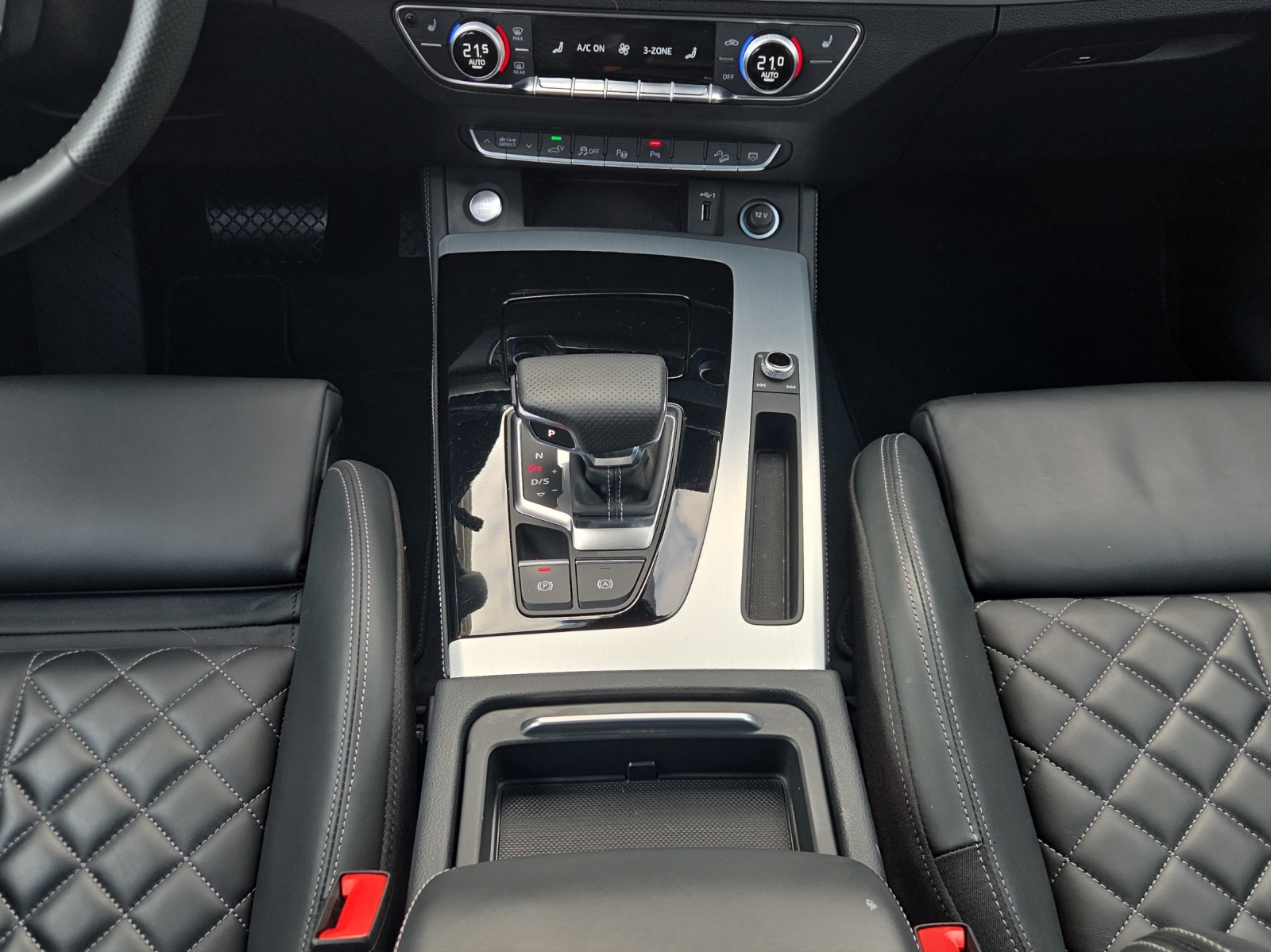 AUDI Q5 Sportback 55 TFSI e PHEV S line quattro S-tronic-image-14