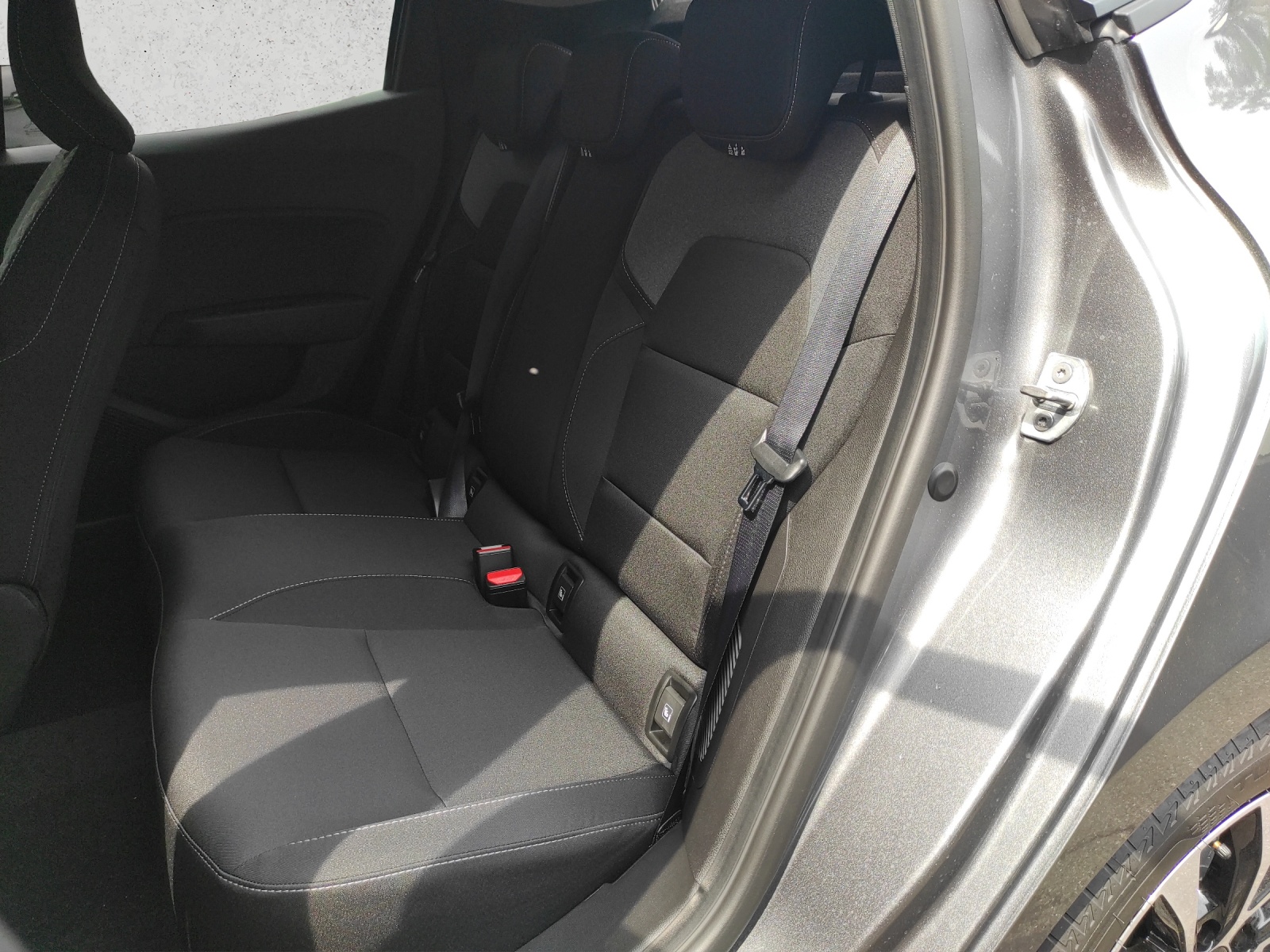 MITSUBISHI Colt 1.6 HEV Invite+-image-15