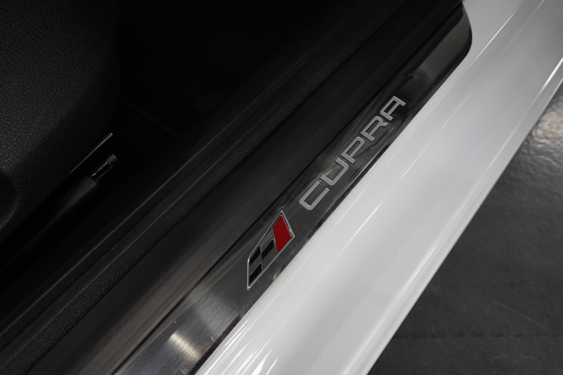 SEAT LEON ST 2.0 TSI CUPRA 300 4 DRIVE DSG TOP CH-FZ-image-40