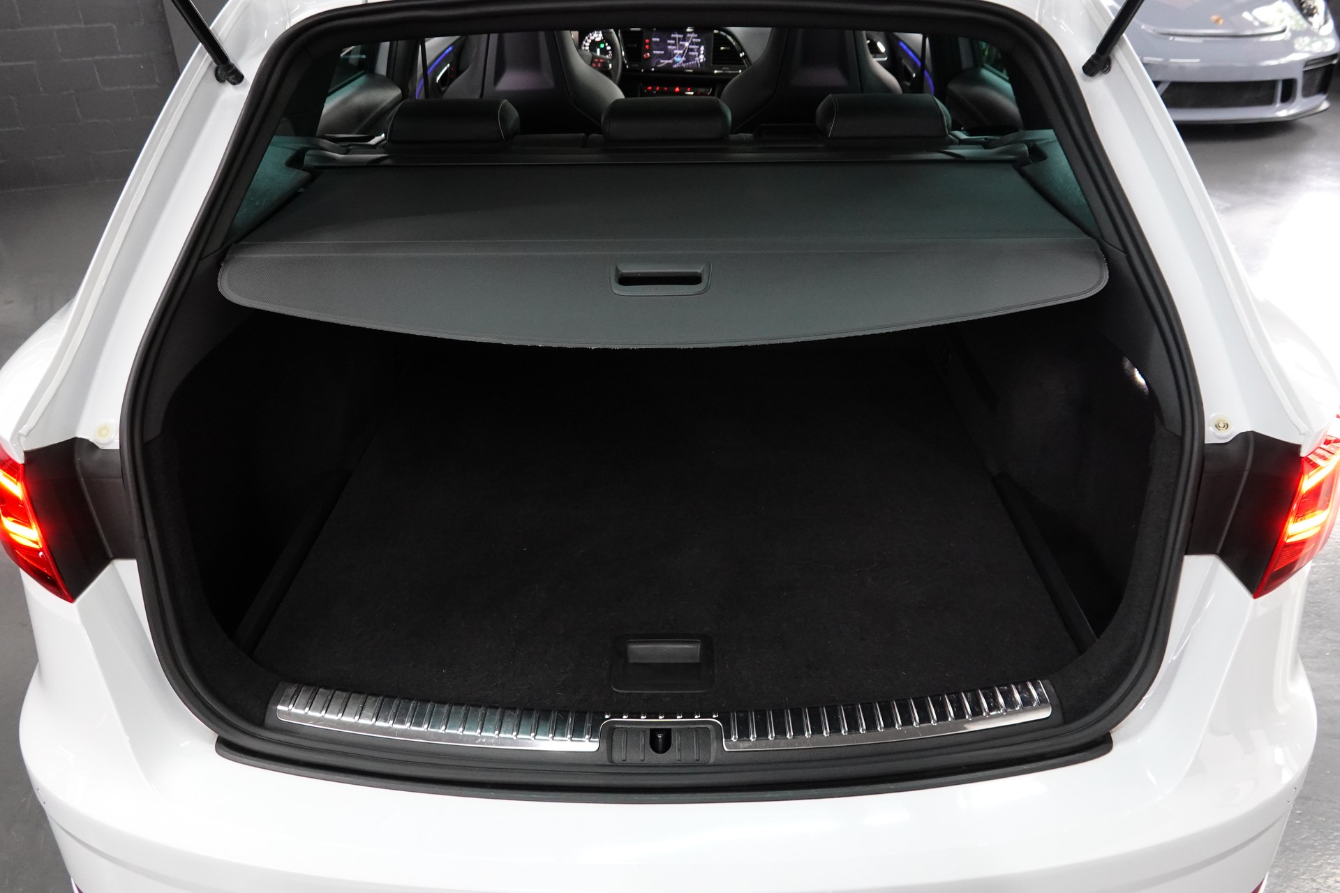 SEAT LEON ST 2.0 TSI CUPRA 300 4 DRIVE DSG TOP CH-FZ-image-34