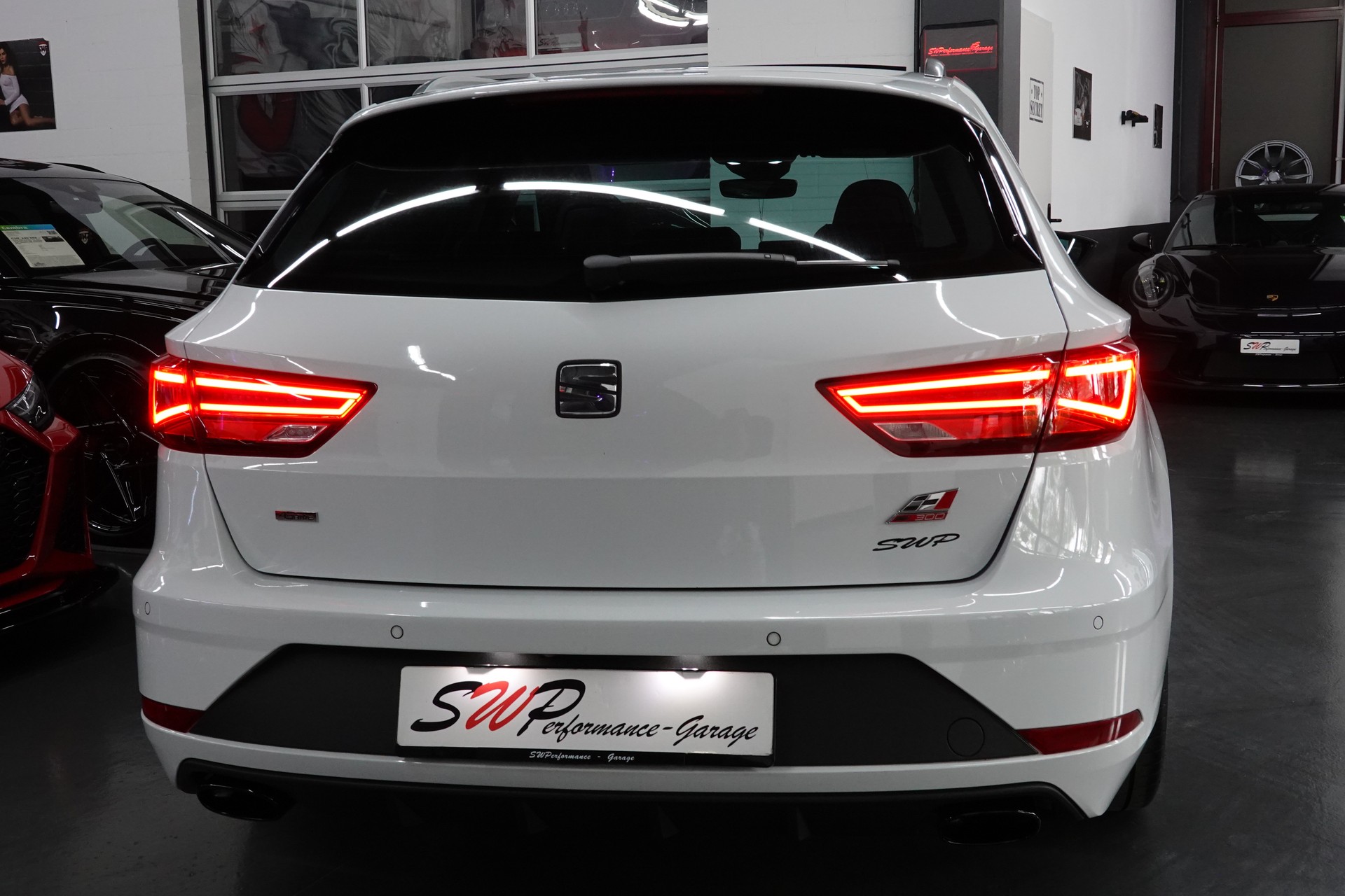 SEAT LEON ST 2.0 TSI CUPRA 300 4 DRIVE DSG TOP CH-FZ-image-24