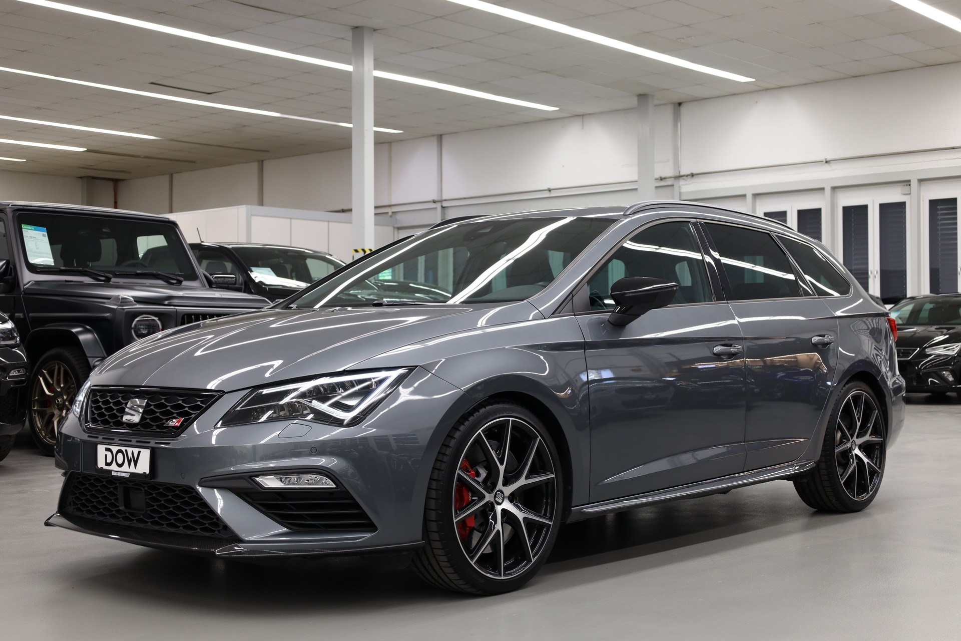 SEAT Leon ST 2.0 TSI 370 Cupra 4Drive DSG-showroom-element-2