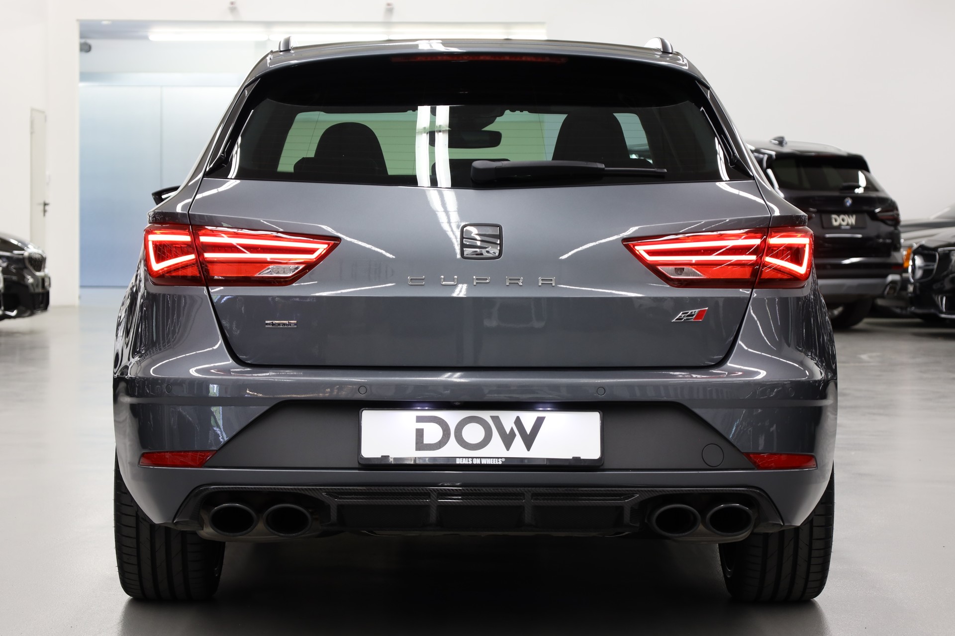 SEAT Leon ST 2.0 TSI 370 Cupra 4Drive DSG-image-7