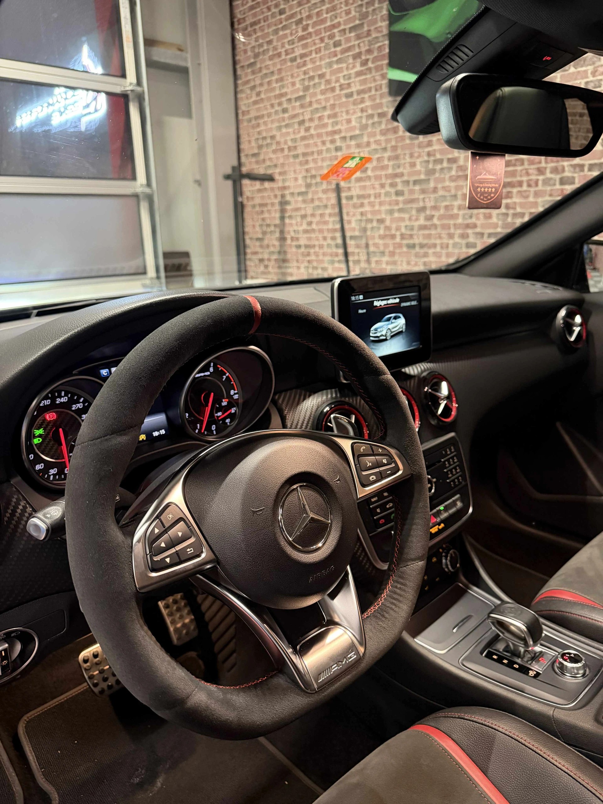 MERCEDES-BENZ A 45 AMG 4Matic Speedshift 7G-DCT-image-14