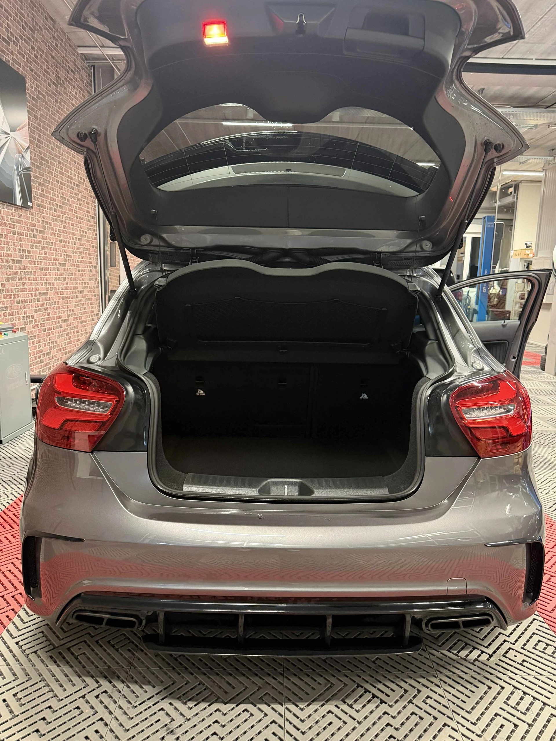MERCEDES-BENZ A 45 AMG 4Matic Speedshift 7G-DCT-image-11