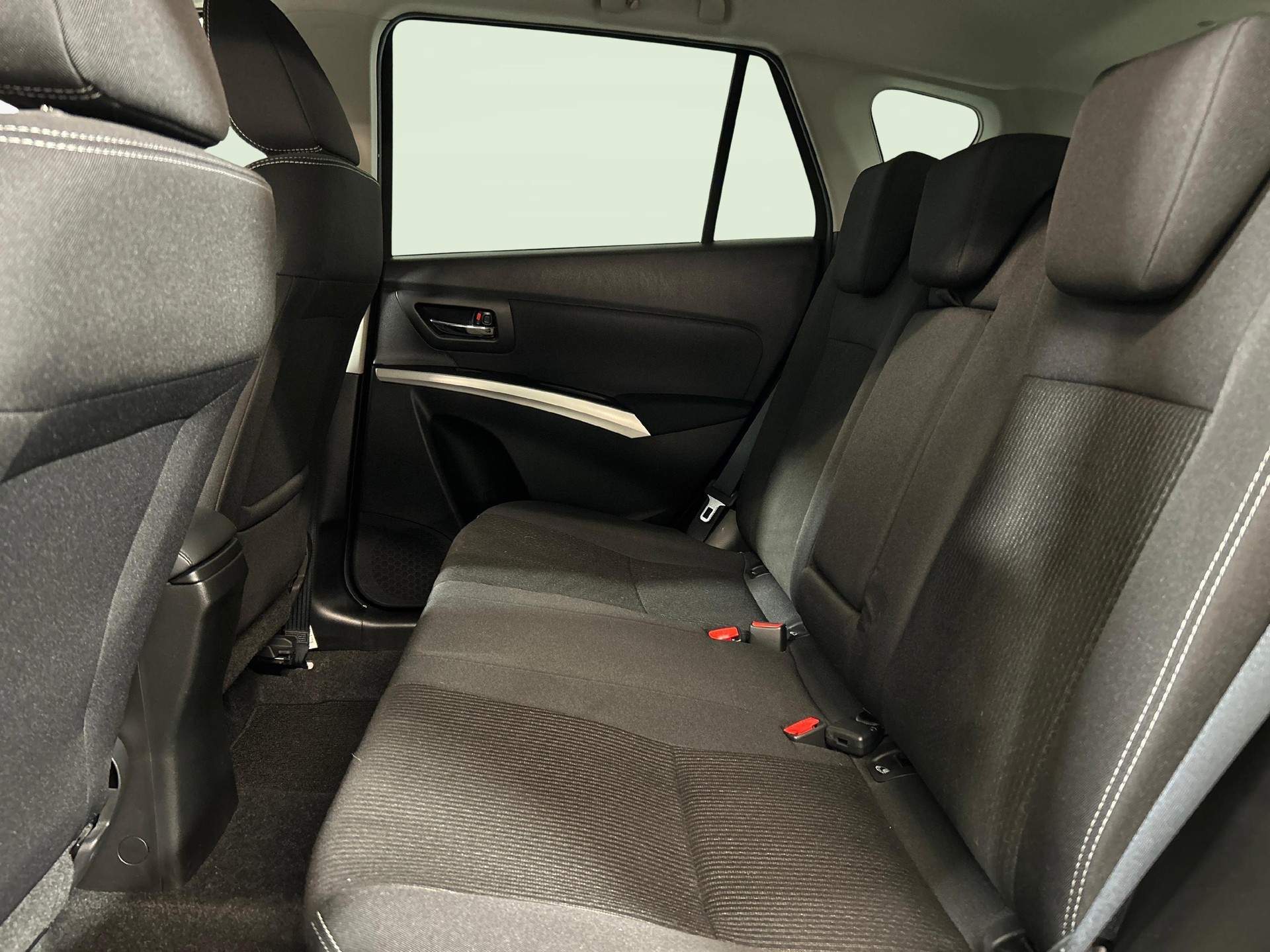 SUZUKI SX4 S-Cross 1.4 T Generation Hybrid 4x4-showroom-element-3