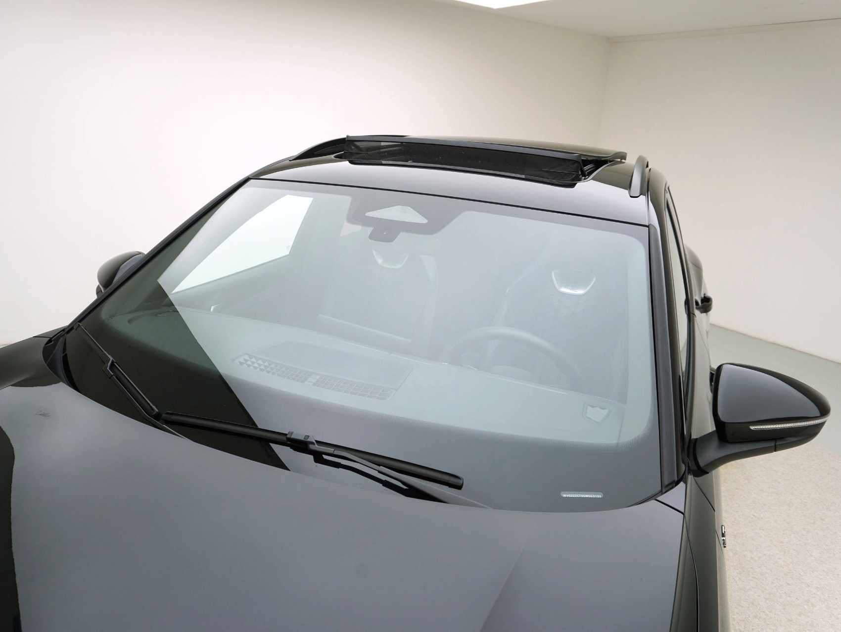 VW Tiguan 2.0 TSI DSG R-Line Black Style 4Motion (2025)-image-6