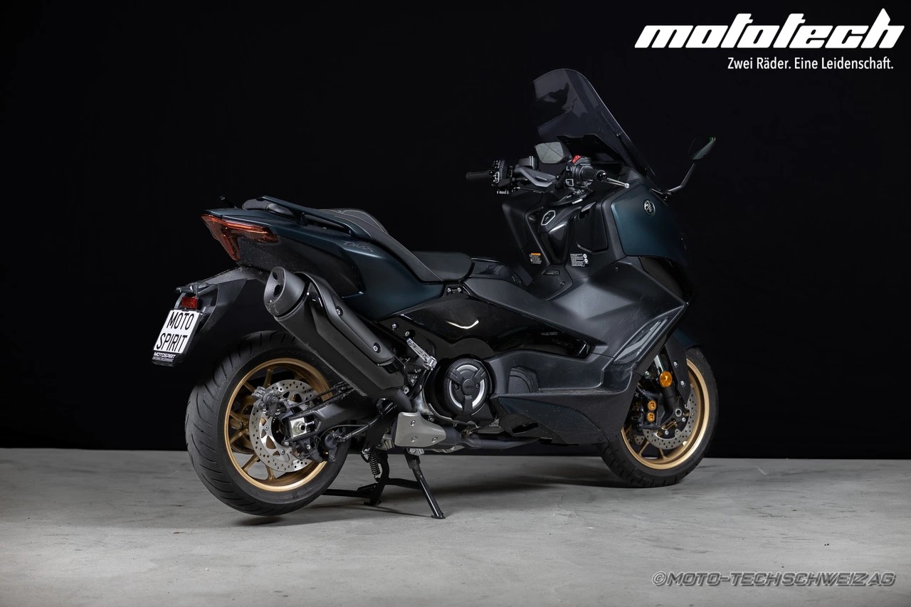 YAMAHA T-MAX Tech-Max XP 560-showroom-element-1