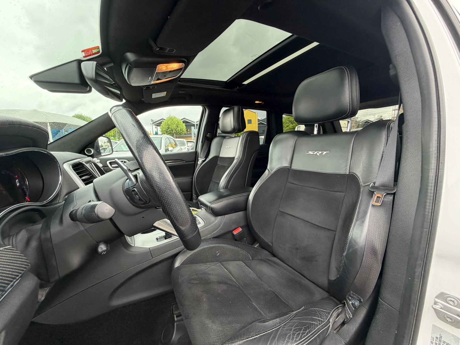 JEEP Grand Cherokee 6.4 V8 HEMI SRT8 Automatic-image-8