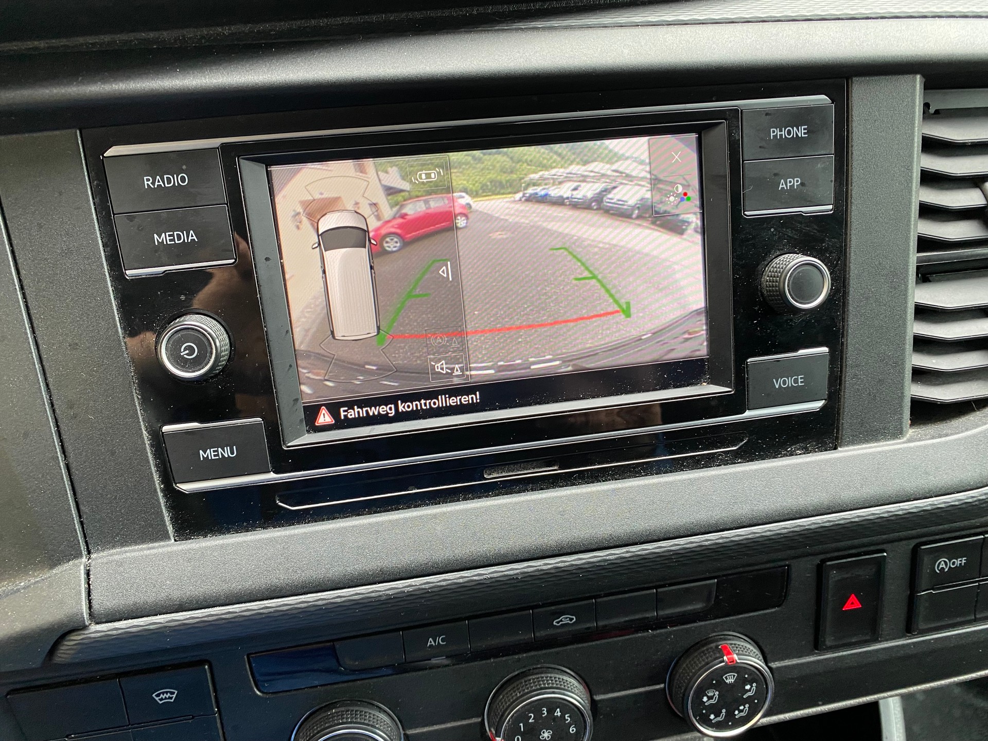 VW T6.1 2.0 TDI 4Motion-image-3