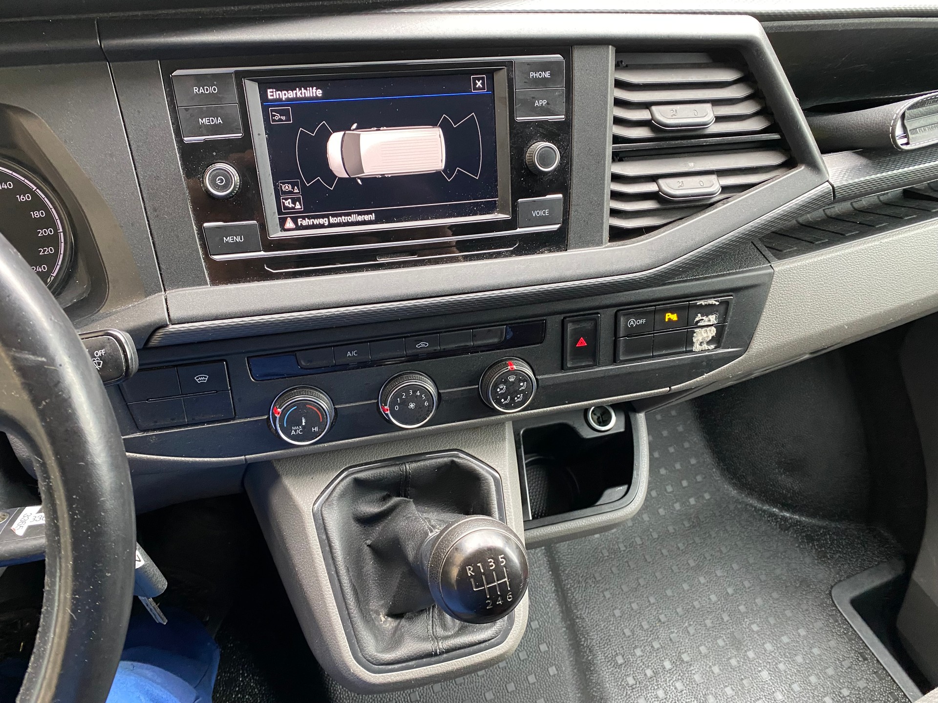 VW T6.1 2.0 TDI 4Motion-image-4