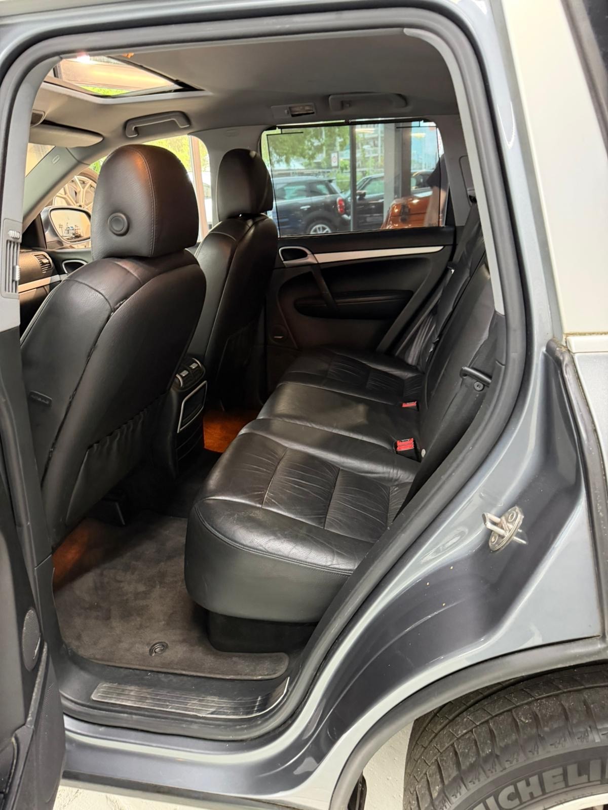 PORSCHE Cayenne S-image-15