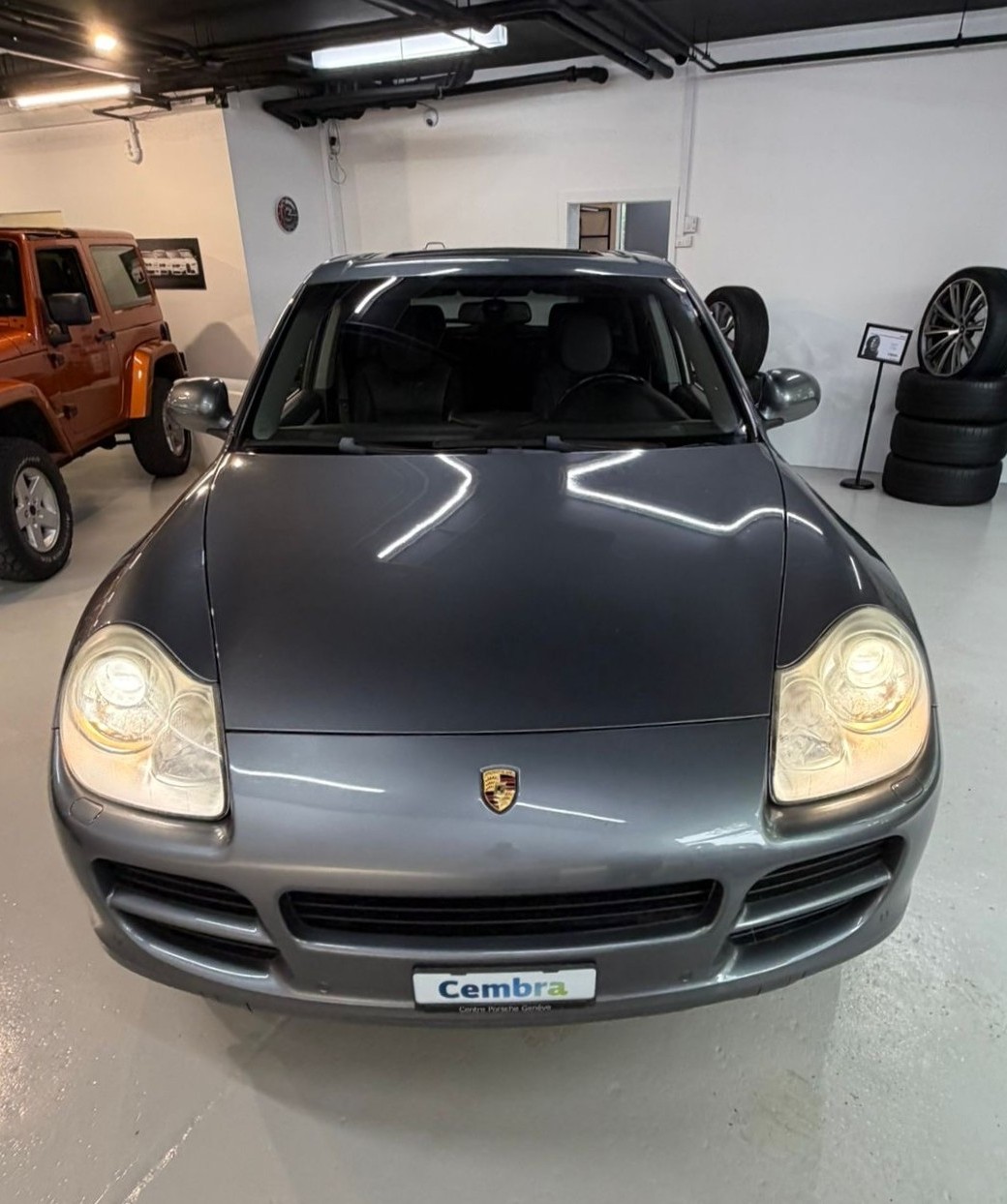 PORSCHE Cayenne S-showroom-element-1