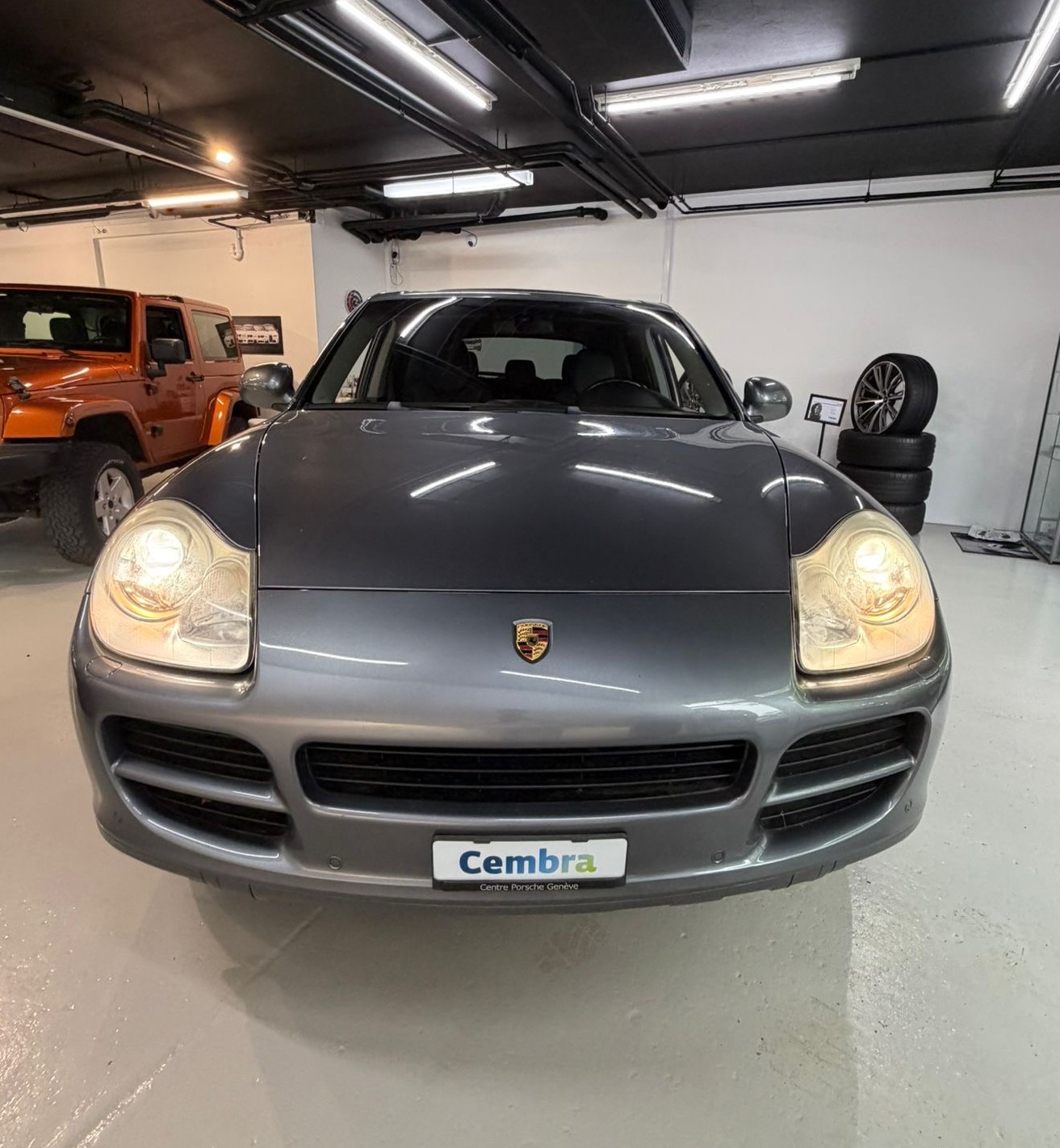 PORSCHE Cayenne S-showroom-element-2