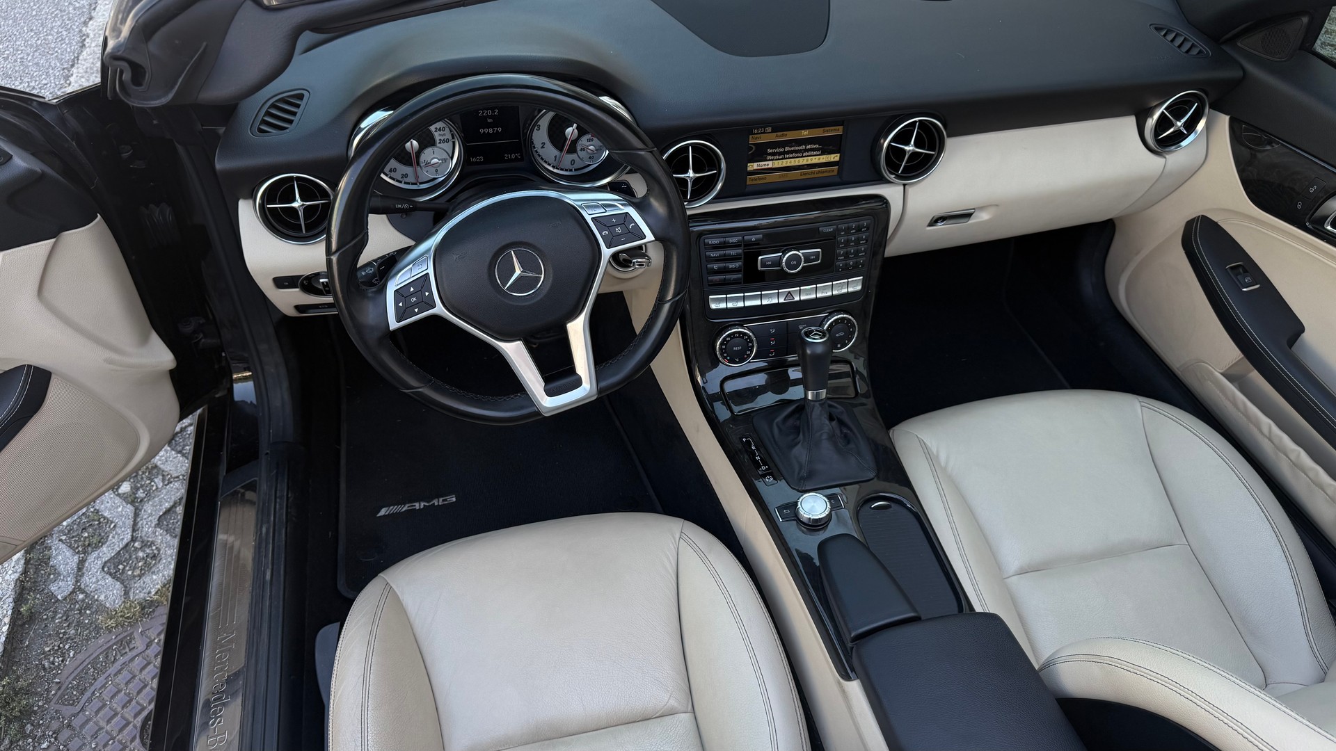 MERCEDES-BENZ SLK 250 7G-Tronic AMG Line-image-9
