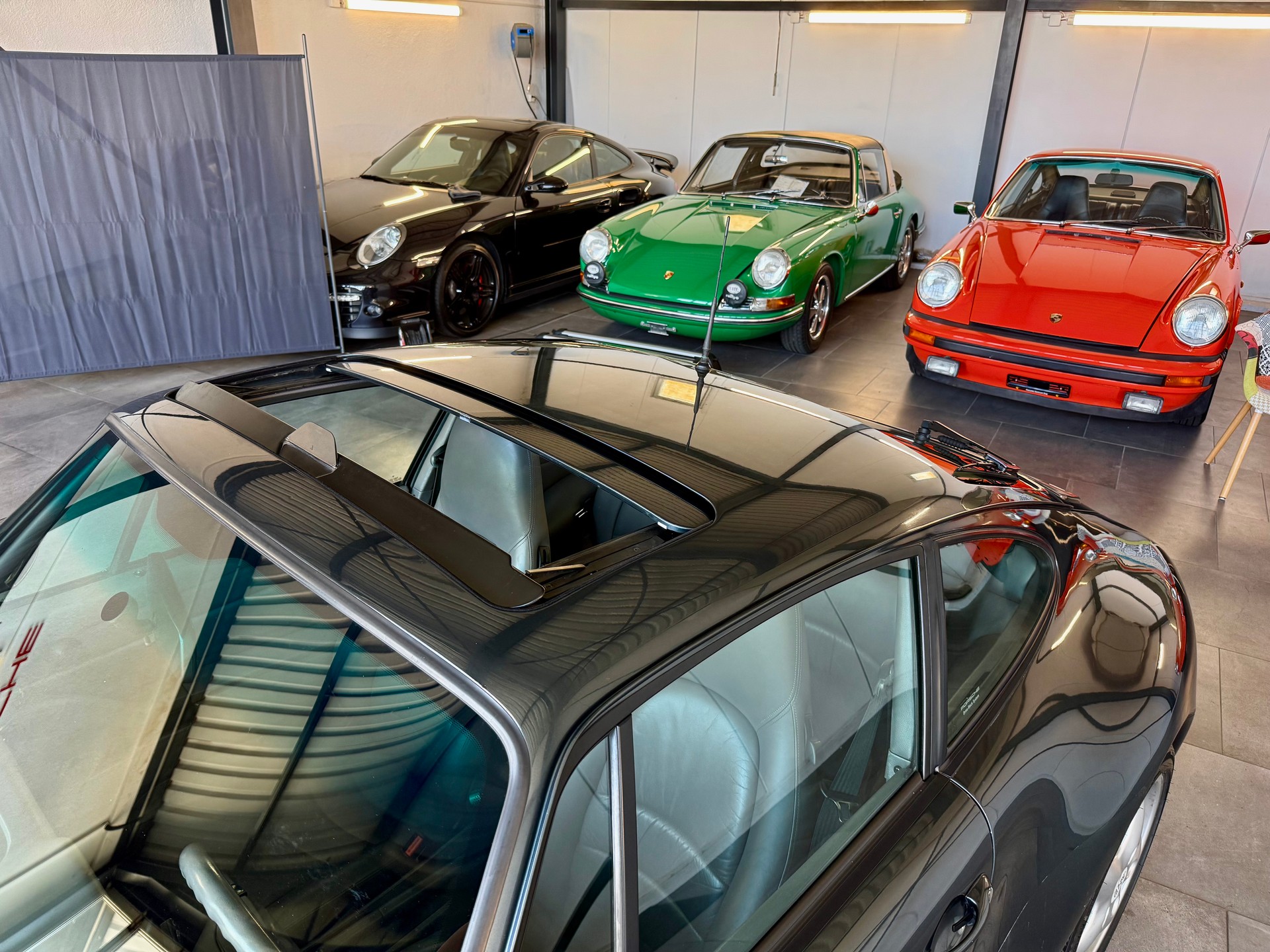 PORSCHE 911 Carrera 3.6 Coupé-image-4