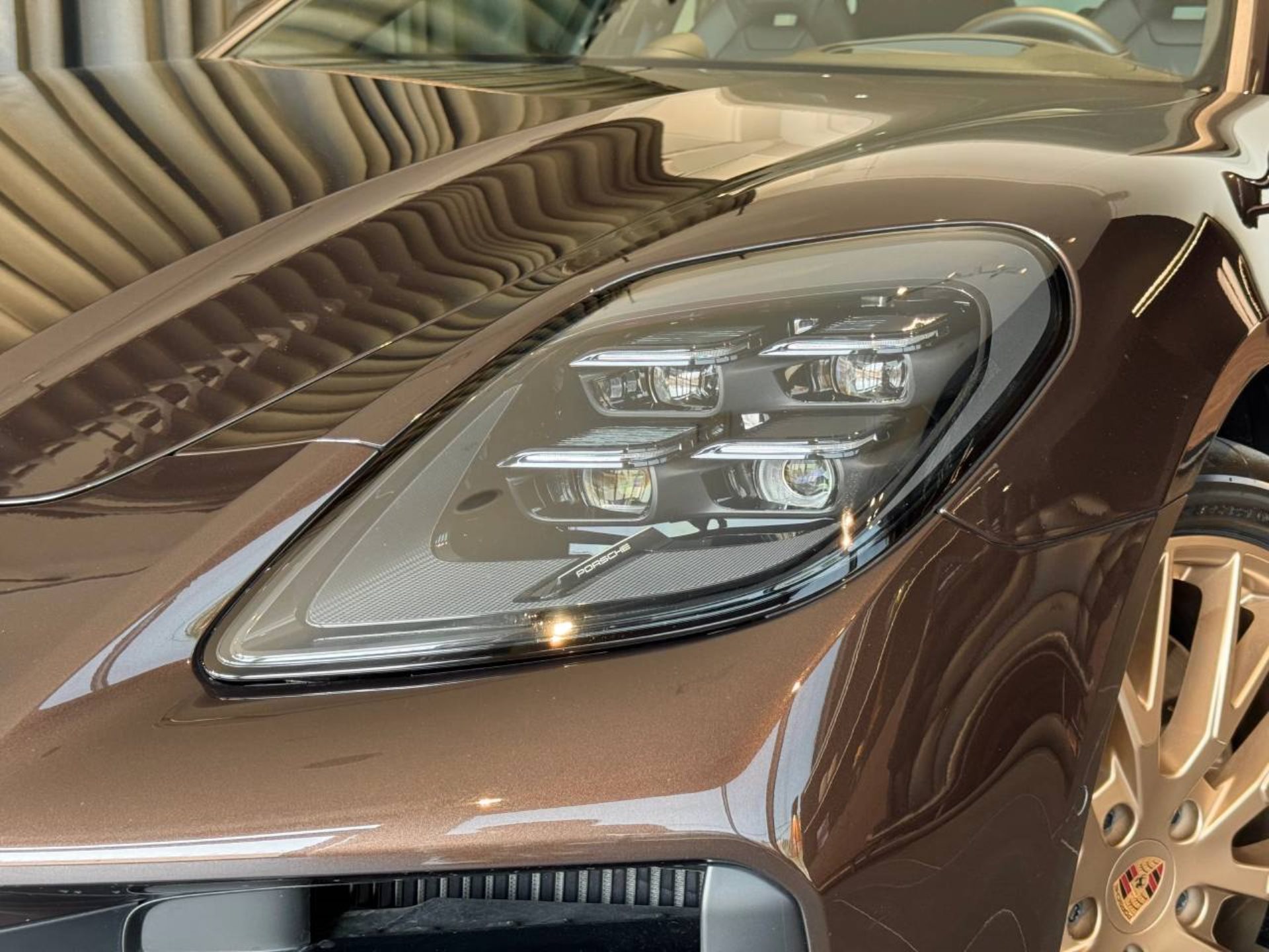 PORSCHE Panamera 4S E-Hybrid-image-11