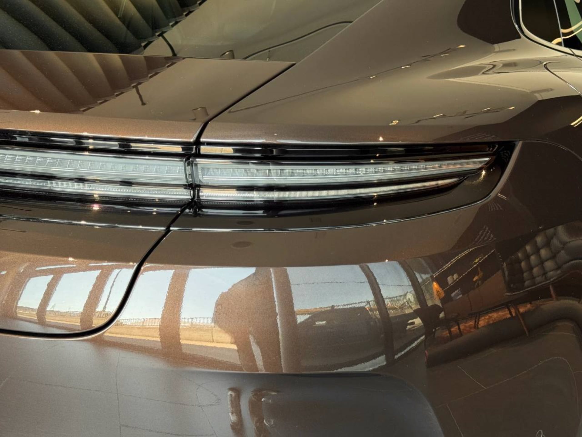 PORSCHE Panamera 4S E-Hybrid-image-12