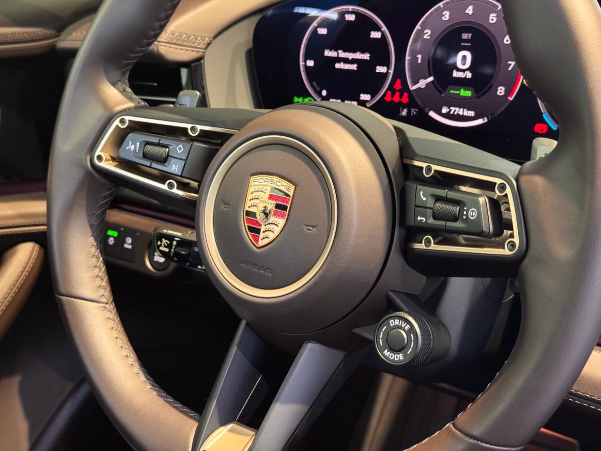 PORSCHE Panamera 4S E-Hybrid-image-24