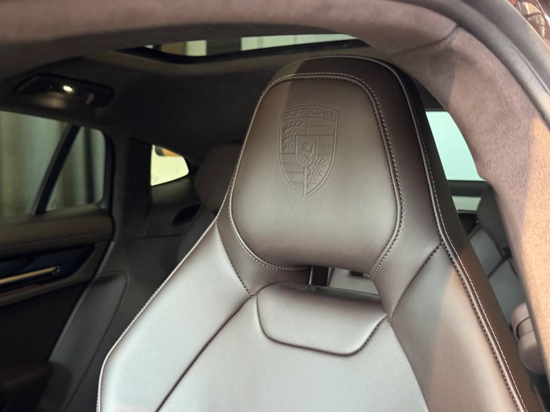 PORSCHE Panamera 4S E-Hybrid-image-25