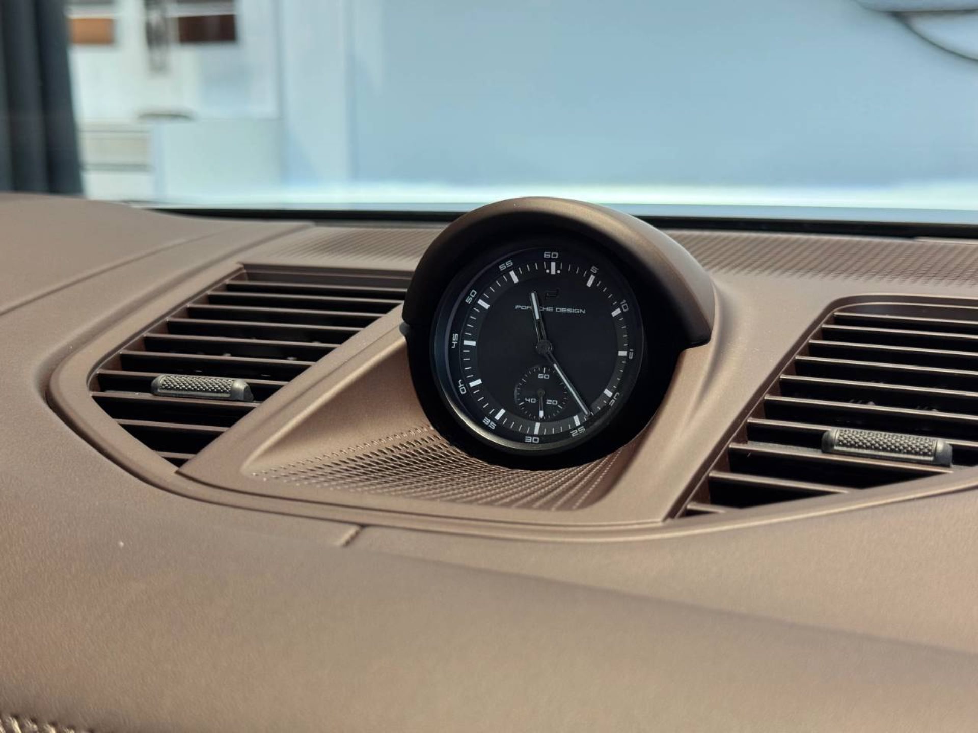 PORSCHE Panamera 4S E-Hybrid-image-26