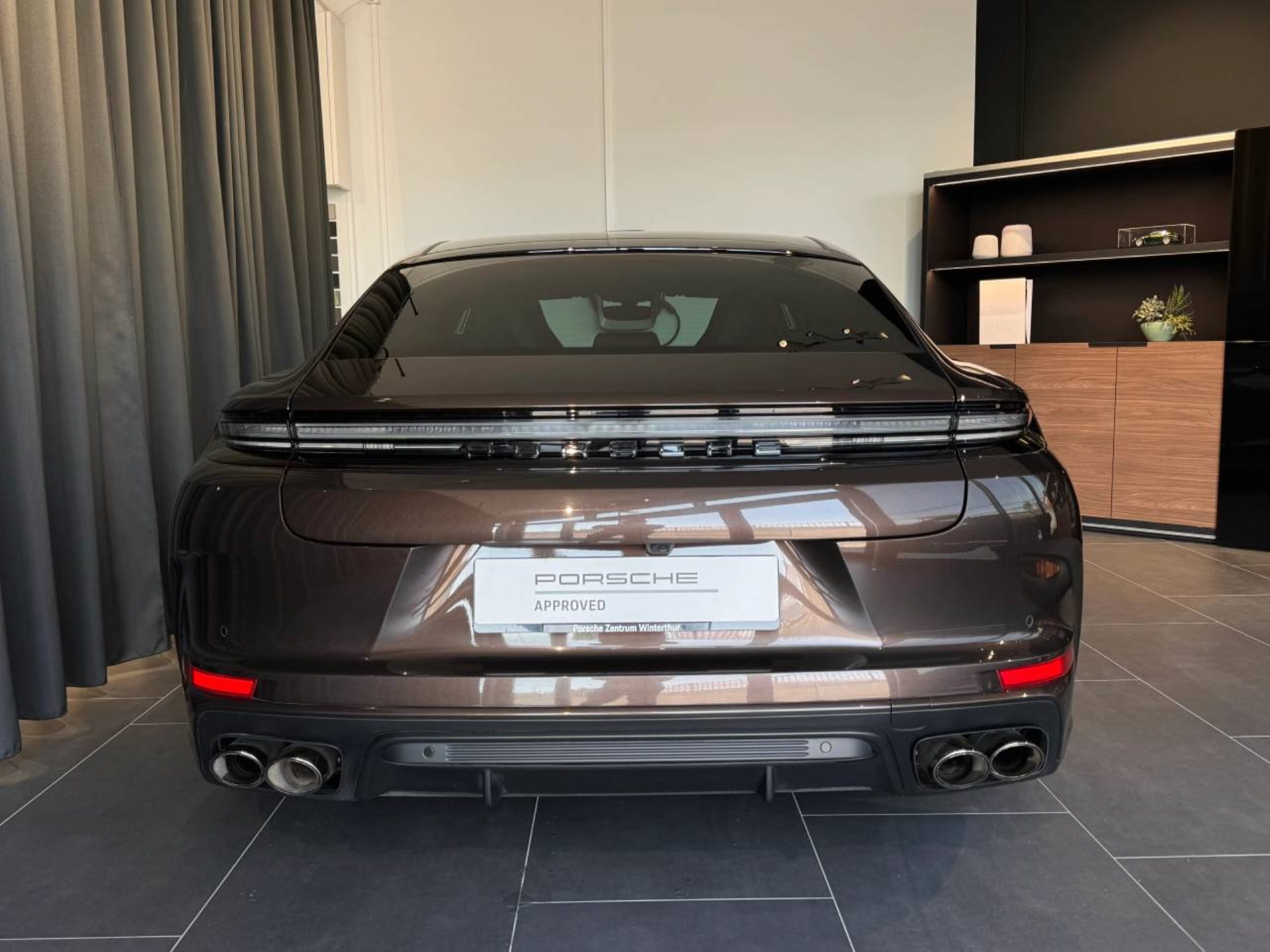 PORSCHE Panamera 4S E-Hybrid-image-5