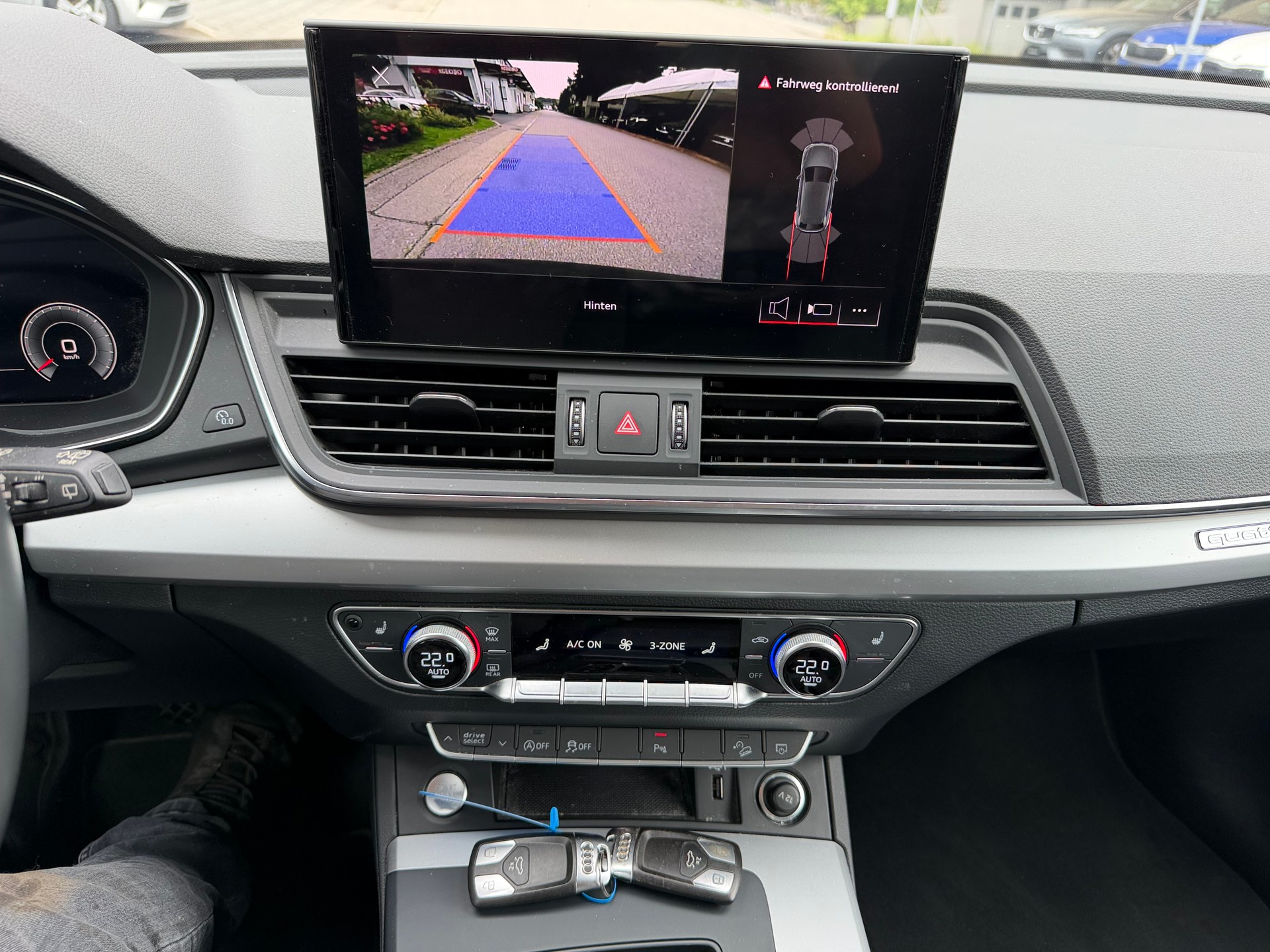AUDI Q5 40 TDI advanced quattro S-tronic-image-9