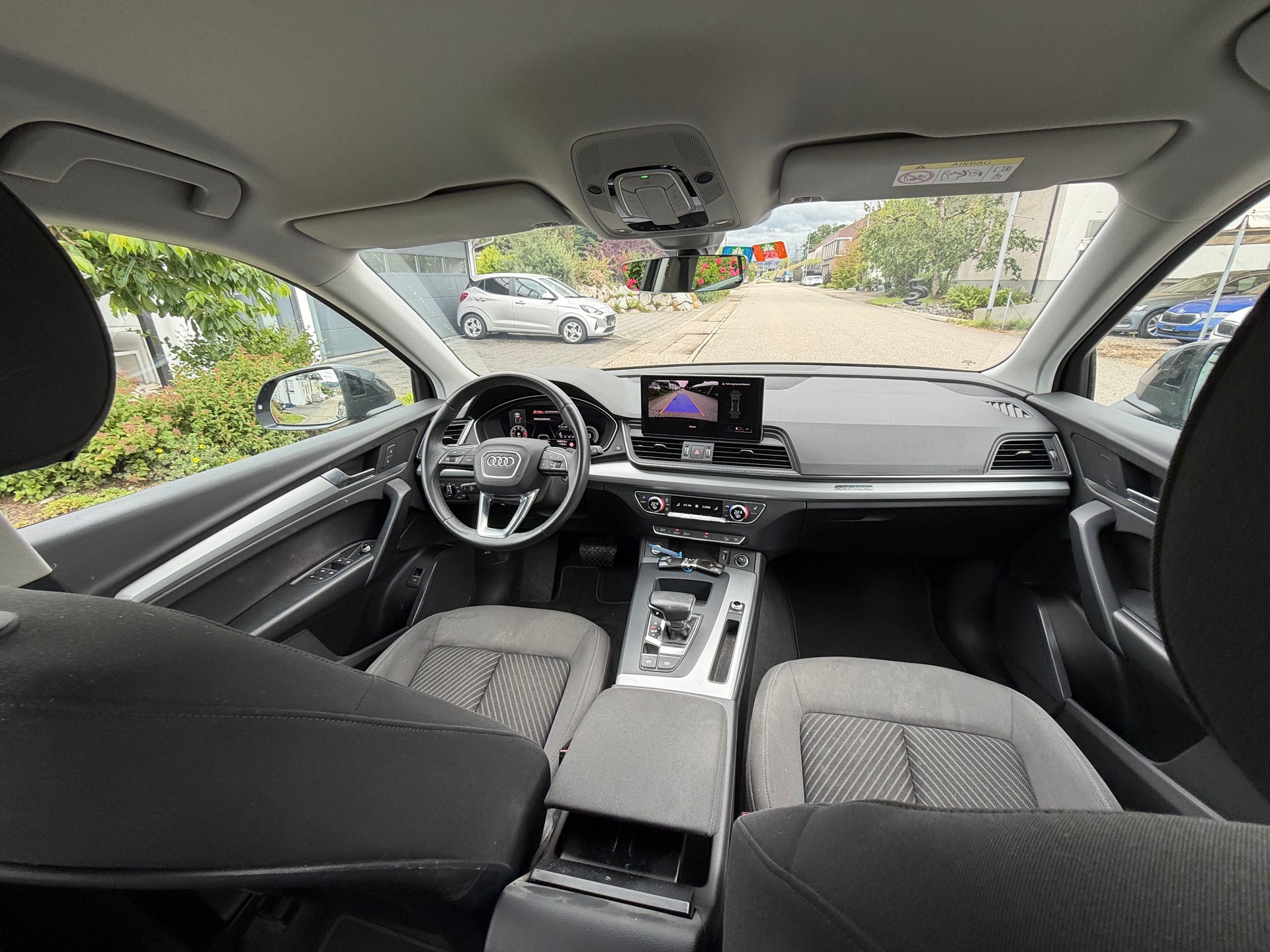 AUDI Q5 40 TDI advanced quattro S-tronic-image-12