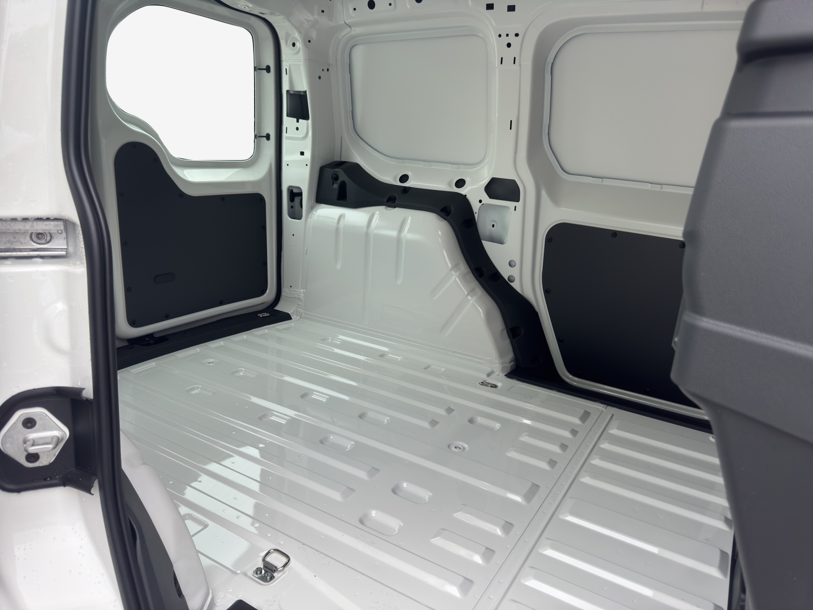VW Caddy Cargo 2.0TDI Entry-image-11