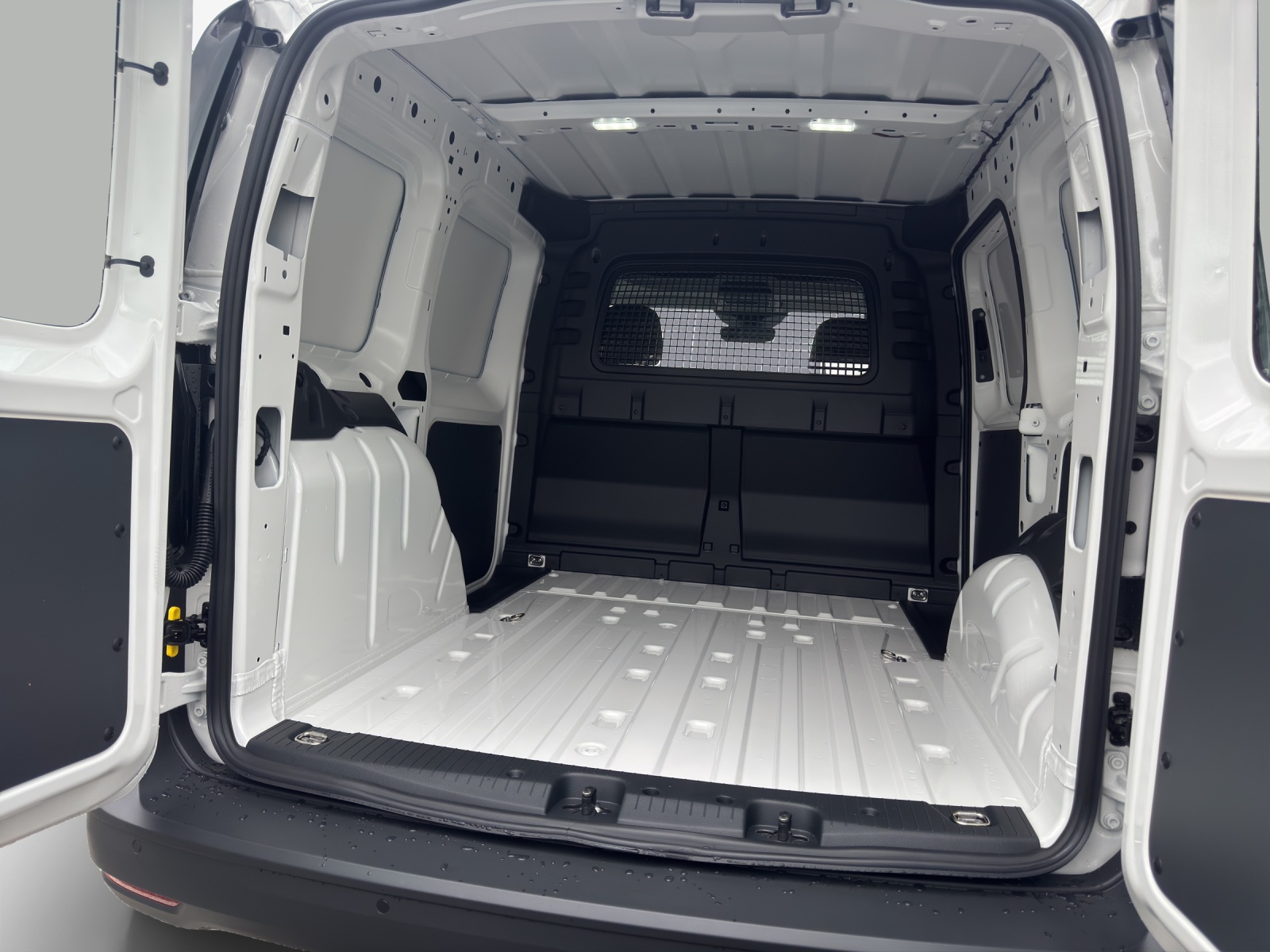 VW Caddy Cargo 2.0TDI Entry-image-12