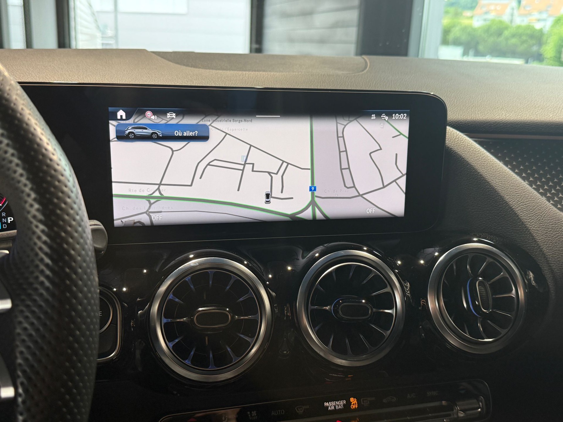 MERCEDES-BENZ GLA 200 AMG Line 7G-DCT-image-15