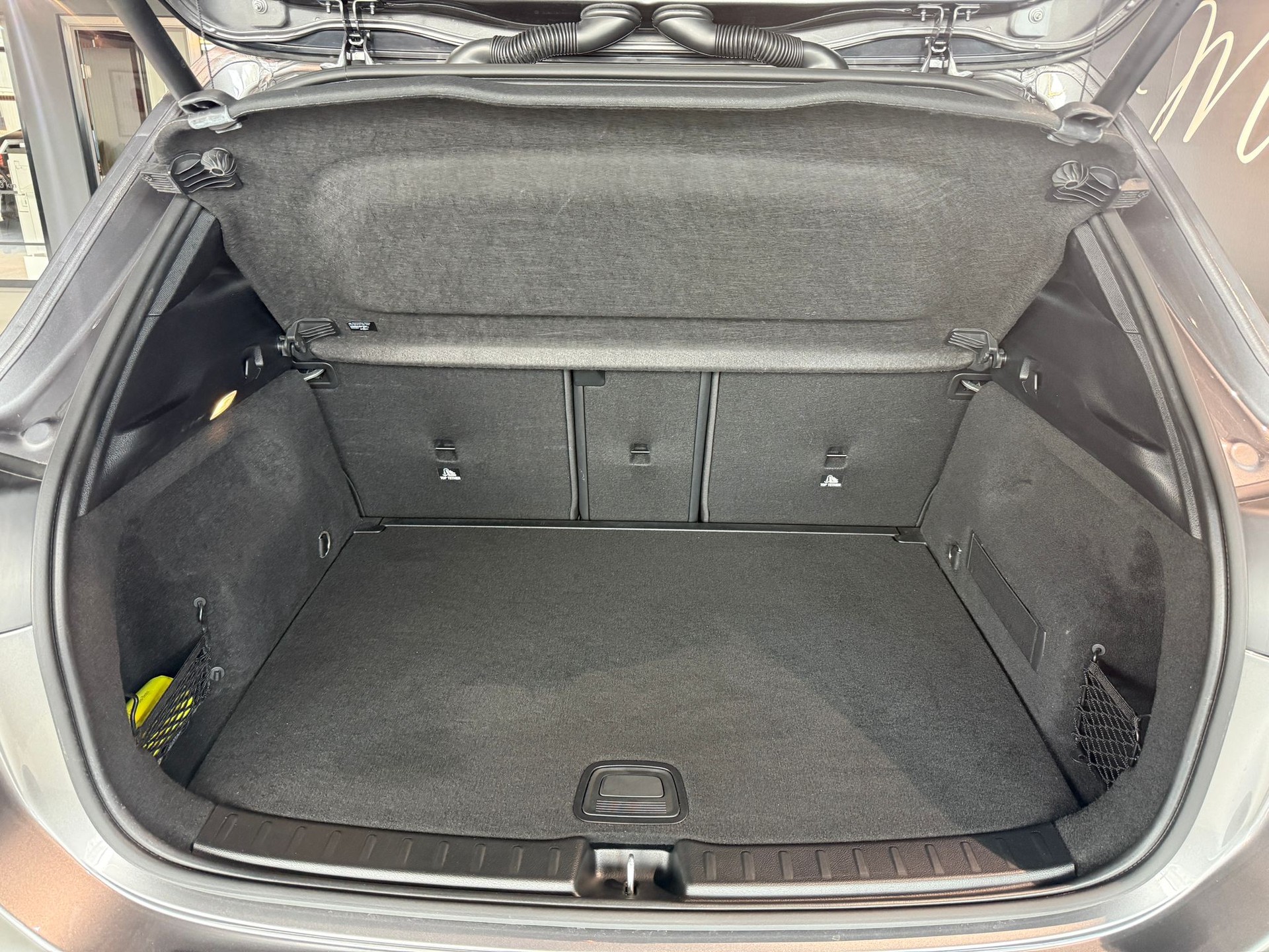 MERCEDES-BENZ GLA 200 AMG Line 7G-DCT-image-22