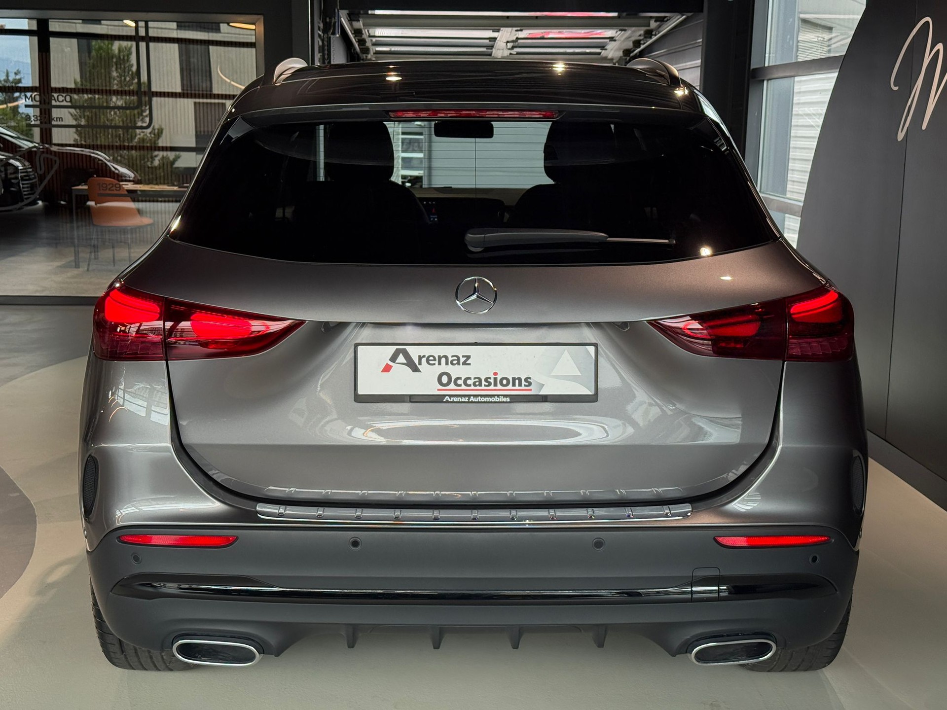 MERCEDES-BENZ GLA 200 AMG Line 7G-DCT-image-21