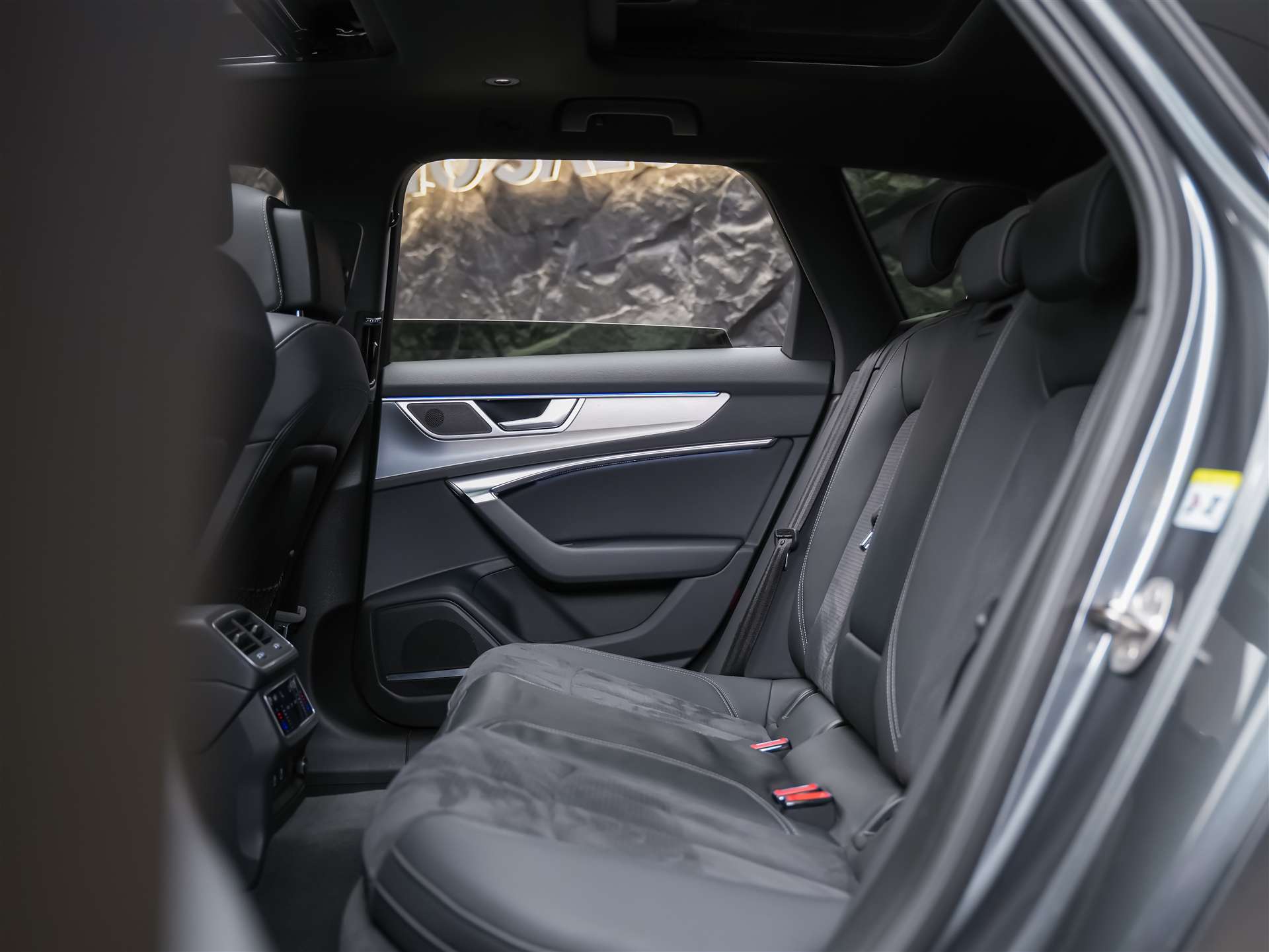 AUDI A6 Avant 45 TFSI S-Line advanced S-tronic quattro *Matrix-LED*Panorama*B&O*Ambientebeleuchtung*-image-13