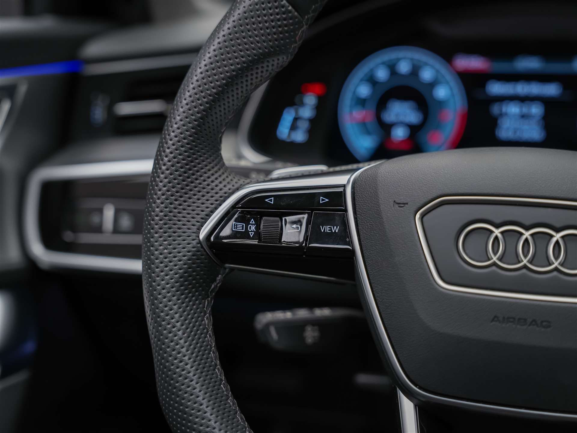 AUDI A6 Avant 45 TFSI S-Line advanced S-tronic quattro *Matrix-LED*Panorama*B&O*Ambientebeleuchtung*-image-31