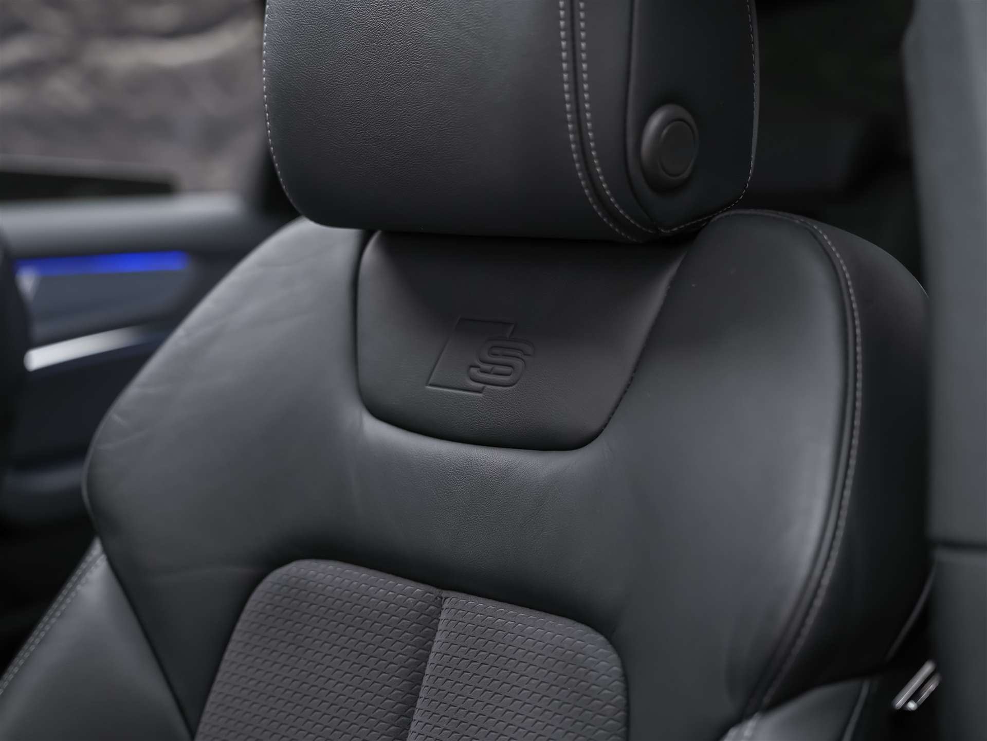 AUDI A6 Avant 45 TFSI S-Line advanced S-tronic quattro *Matrix-LED*Panorama*B&O*Ambientebeleuchtung*-image-10