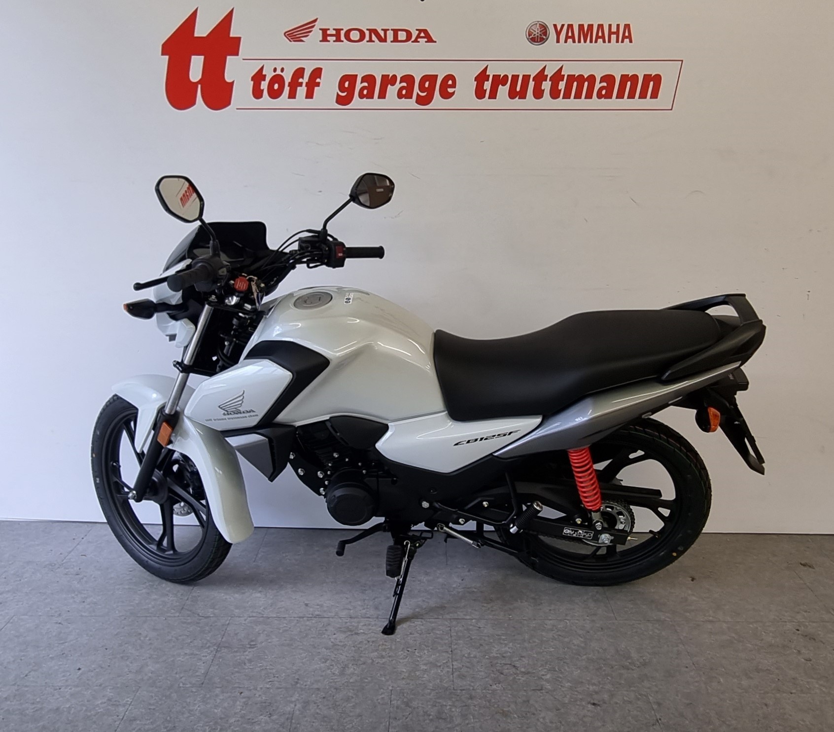 HONDA CBF 125 M-showroom-element-1