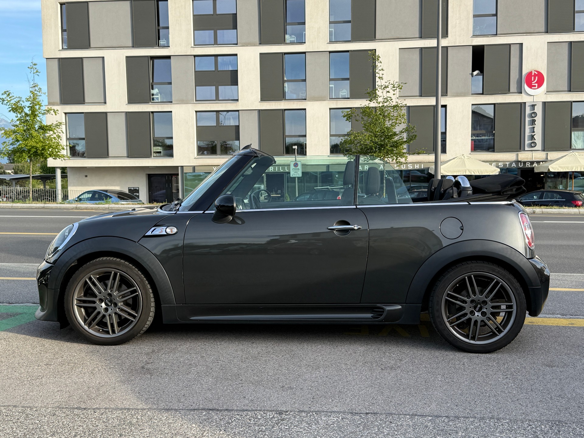 MINI Cooper S Cabriolet-image-9