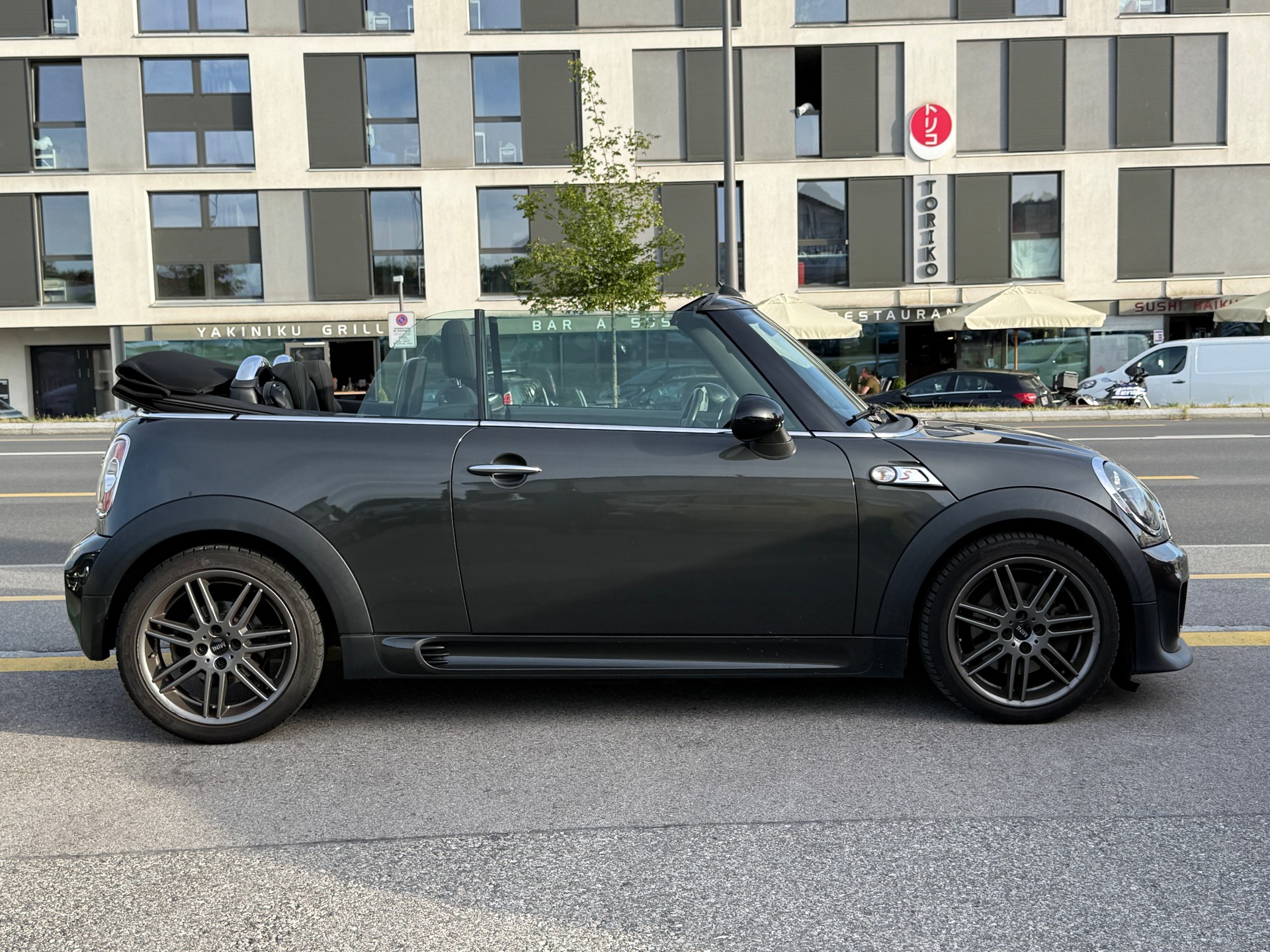 MINI Cooper S Cabriolet-image-8