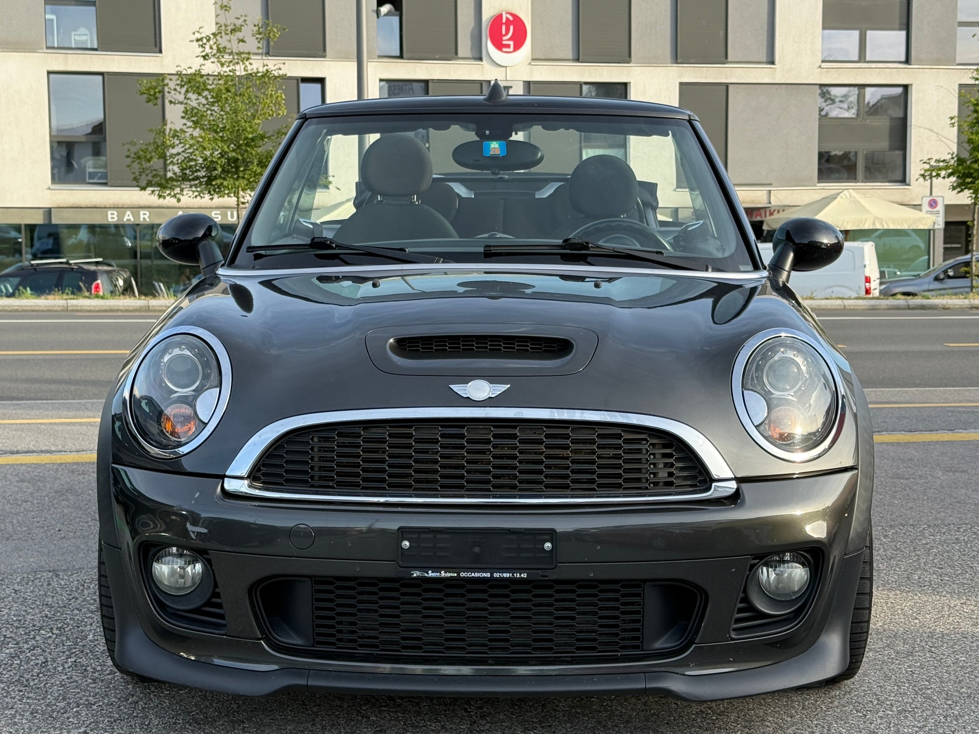 MINI Cooper S Cabriolet-image-1