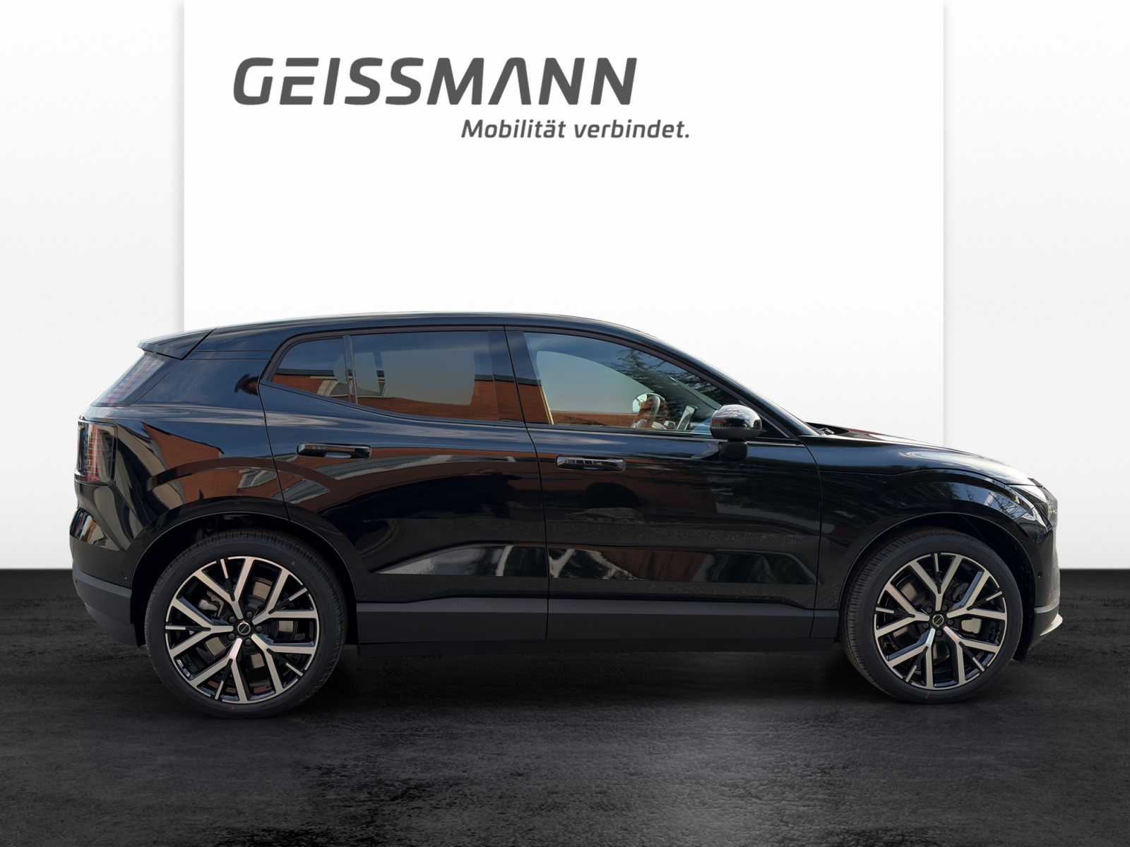VOLVO EX30 E60 Twin Ultra Performance Sw. Black Ed. AWD-showroom-element-3