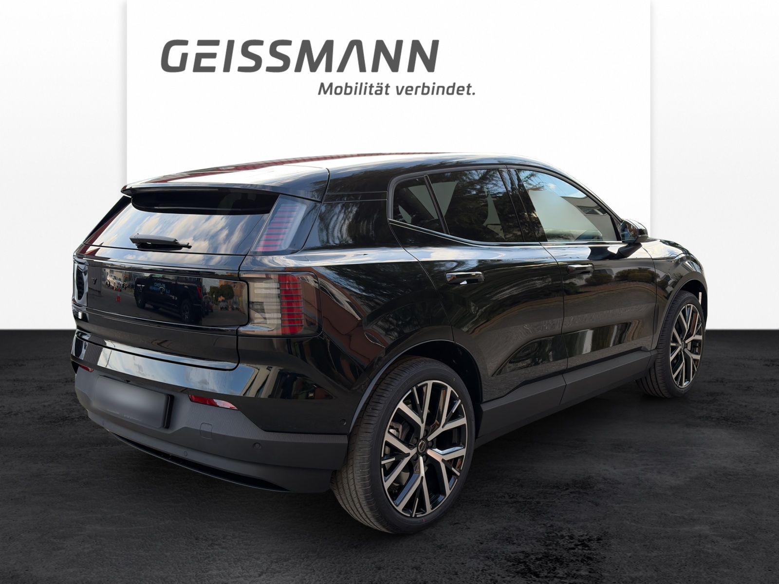 VOLVO EX30 E60 Twin Ultra Performance Sw. Black Ed. AWD-image-7