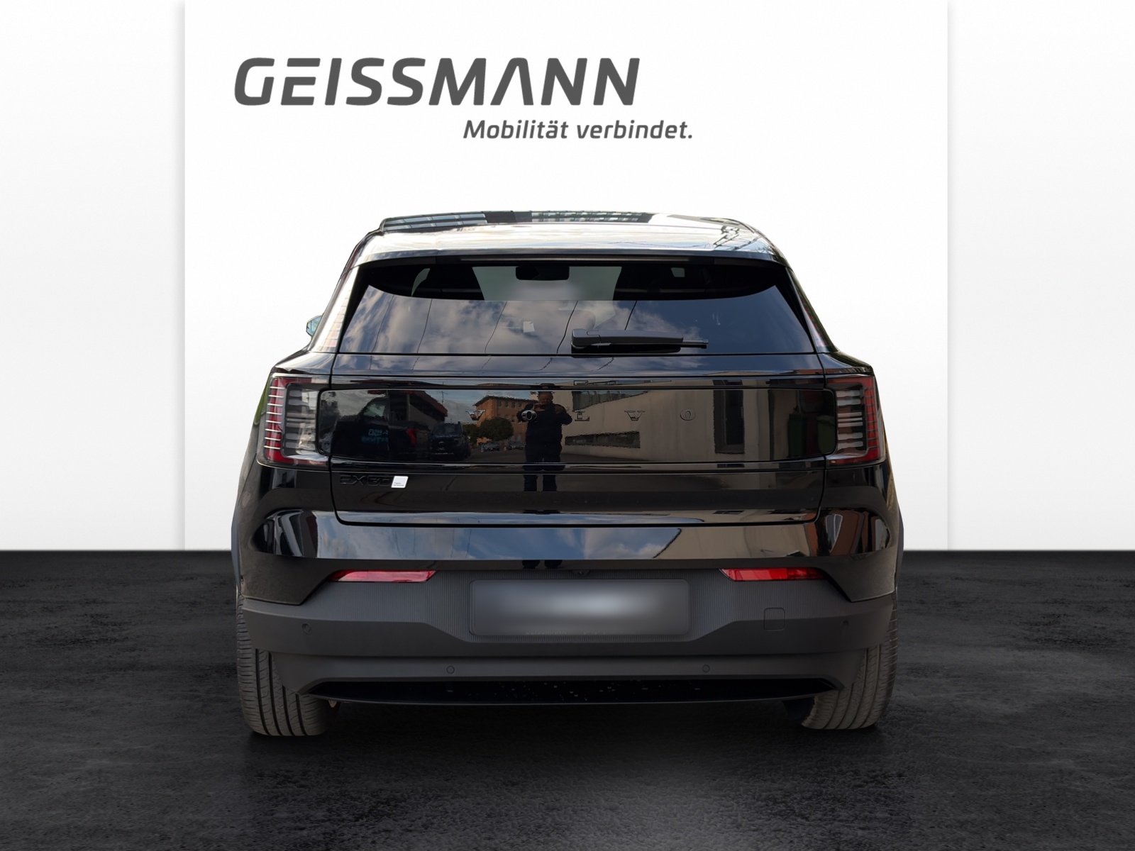 VOLVO EX30 E60 Twin Ultra Performance Sw. Black Ed. AWD-image-5