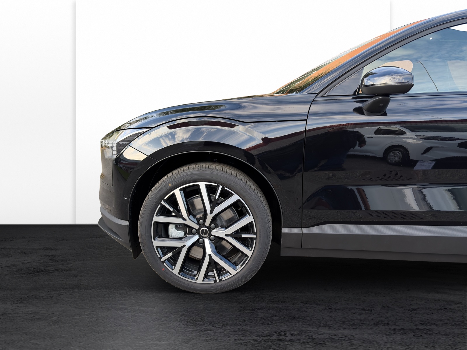 VOLVO EX30 E60 Twin Ultra Performance Sw. Black Ed. AWD-image-19
