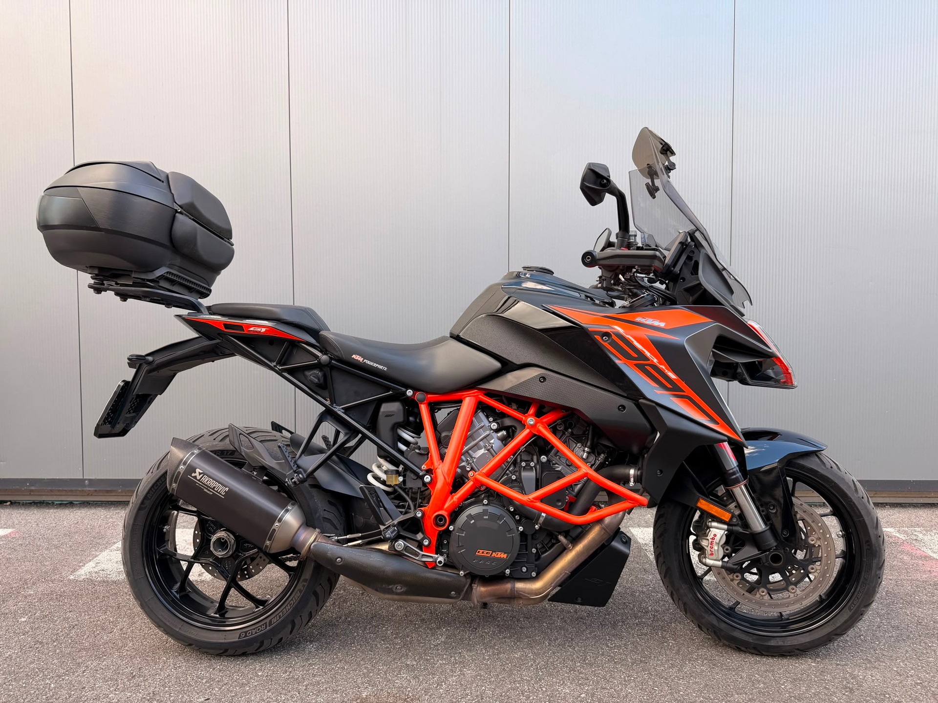 KTM 1290 Super Duke GT 2019