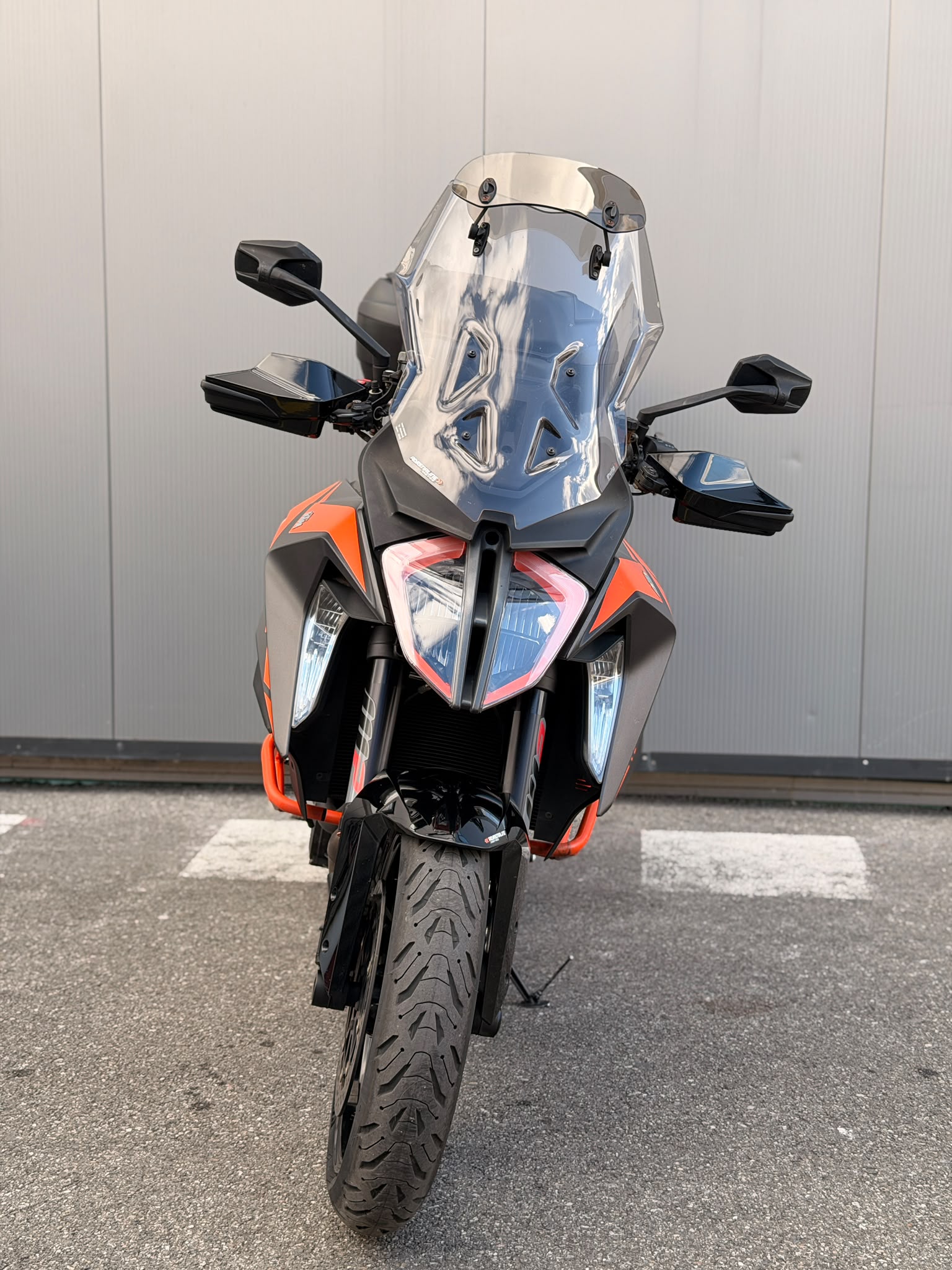 KTM 1290 Super Duke GT 2019-showroom-element-2