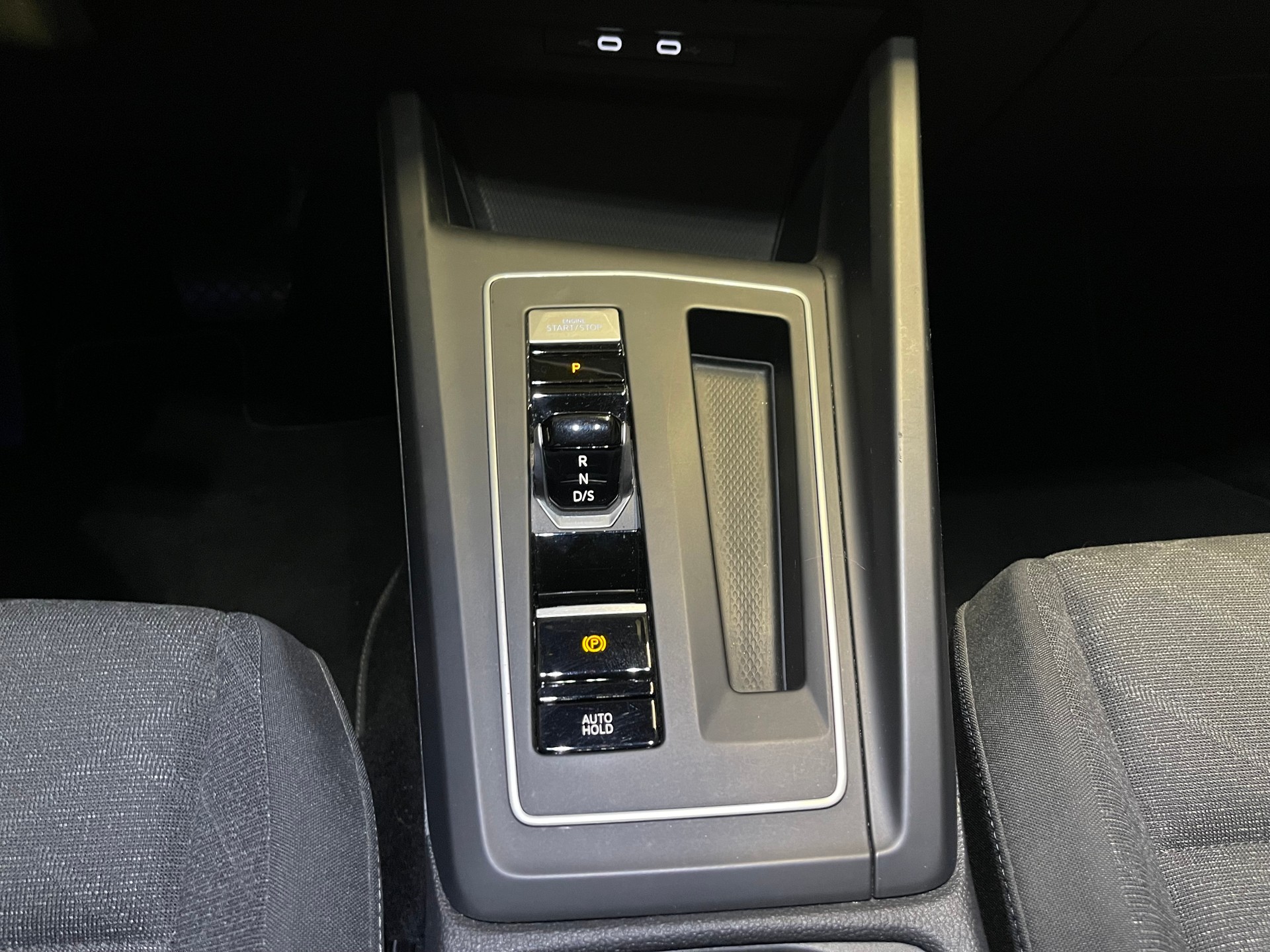 VW Golf 1.5 e TSI ACT Life DSG-image-13
