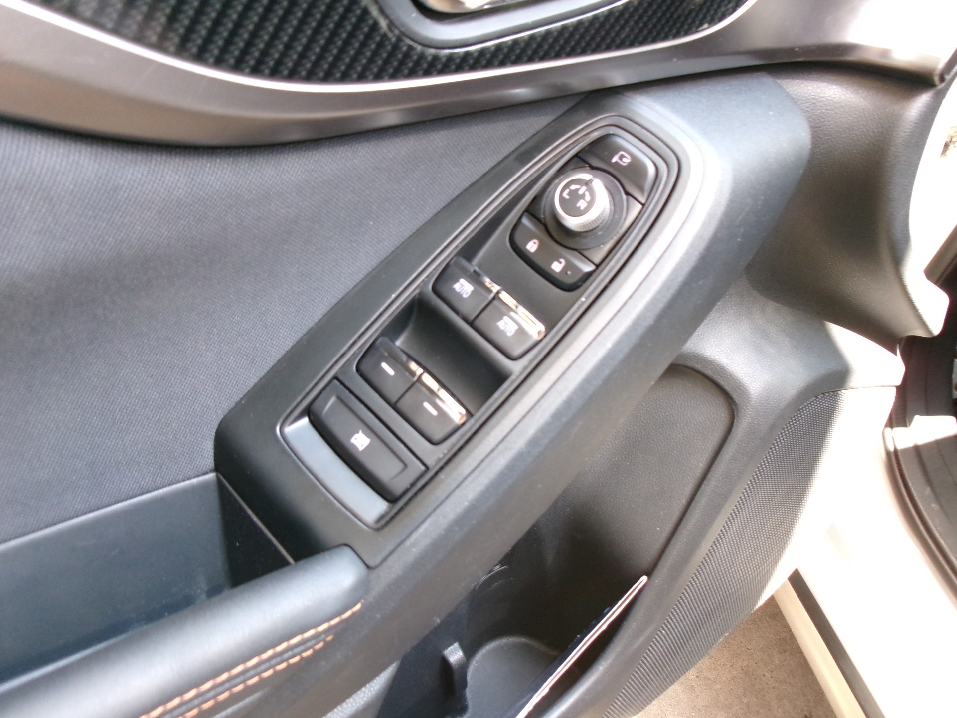 SUBARU XV 2.0 Swiss AWD Lineartronic-image-6