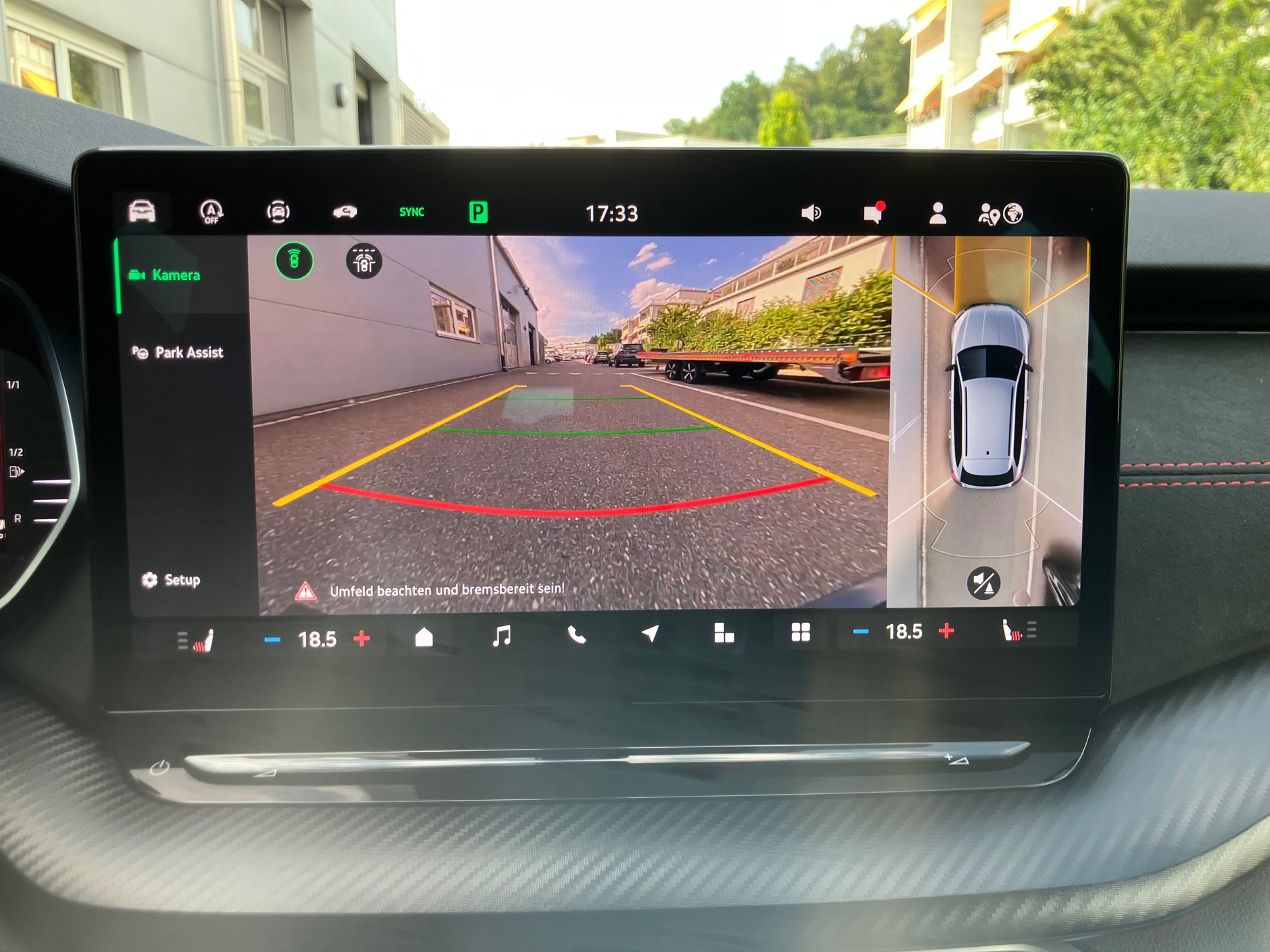SKODA Octavia Combi 2.0 TSI DSG RS 30 Years Edition-image-10